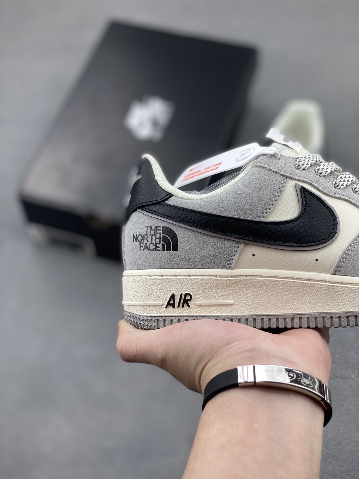 Nike Air Force 1 '07 Low The North Face Collaboration Grey Sneakers 6 i1748550237770 3350 0 4