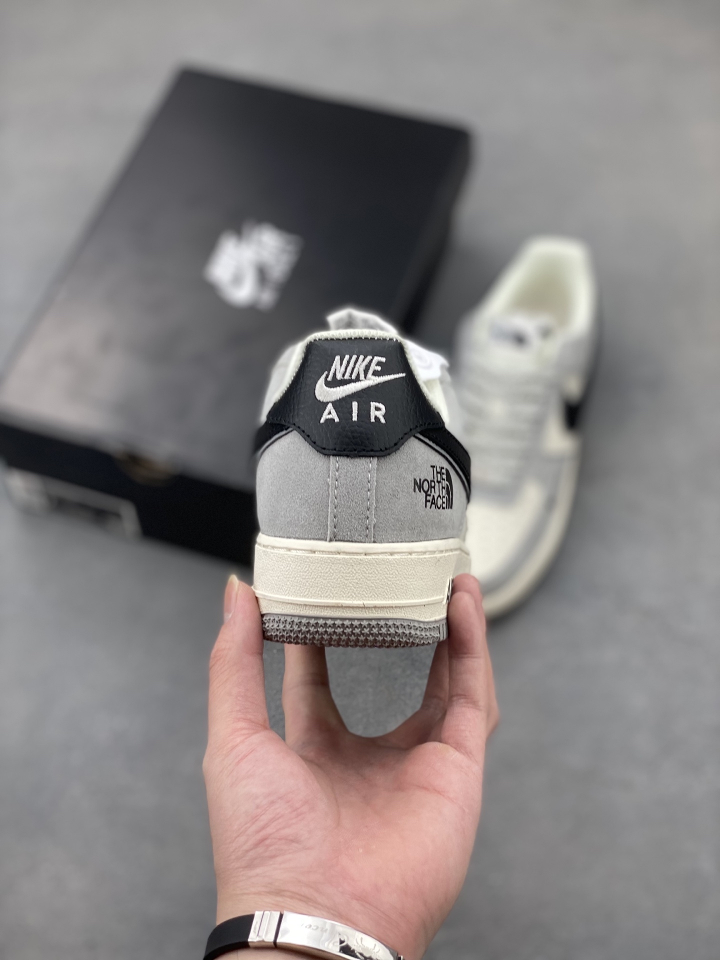 Nike Air Force 1 '07 Low The North Face Collaboration Grey Sneakers 5 i1748550238235 9538 0 3