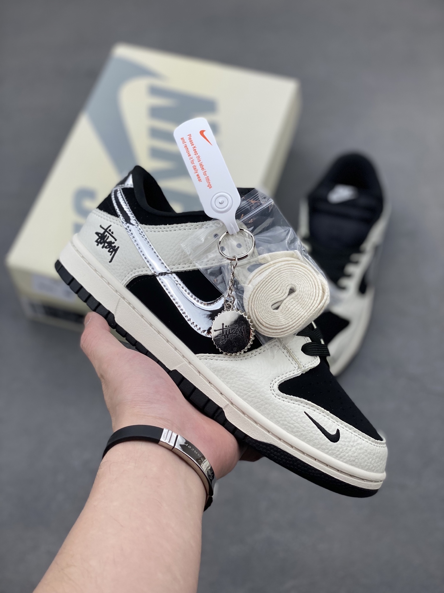 Nike SB Dunk Low x Stussy: Liquid Silver Accents & Premium Materials 1 i1749066346360 4636 0 0