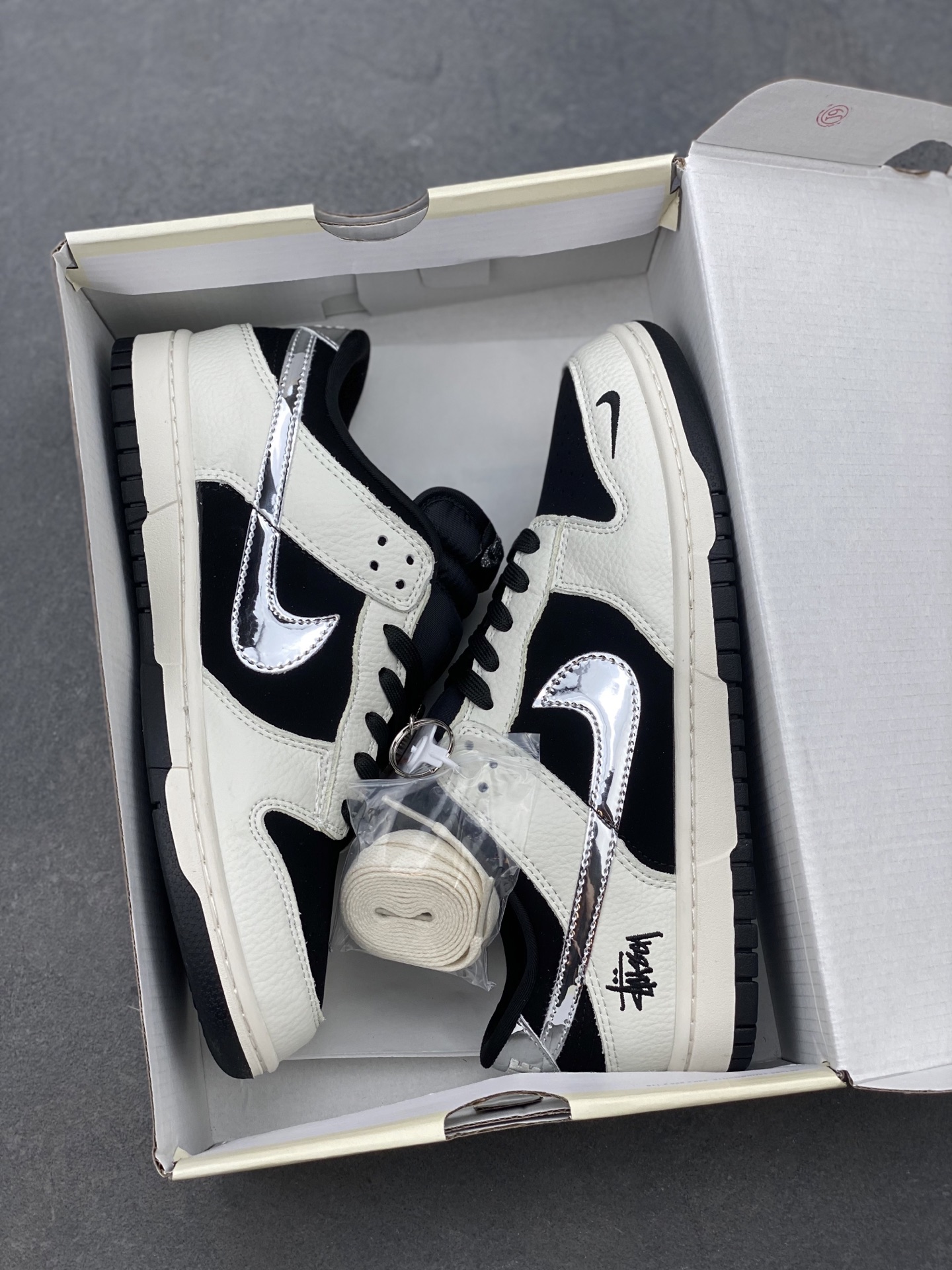 Nike SB Dunk Low x Stussy: Liquid Silver Accents & Premium Materials 9 i1749066350227 7335 0 8