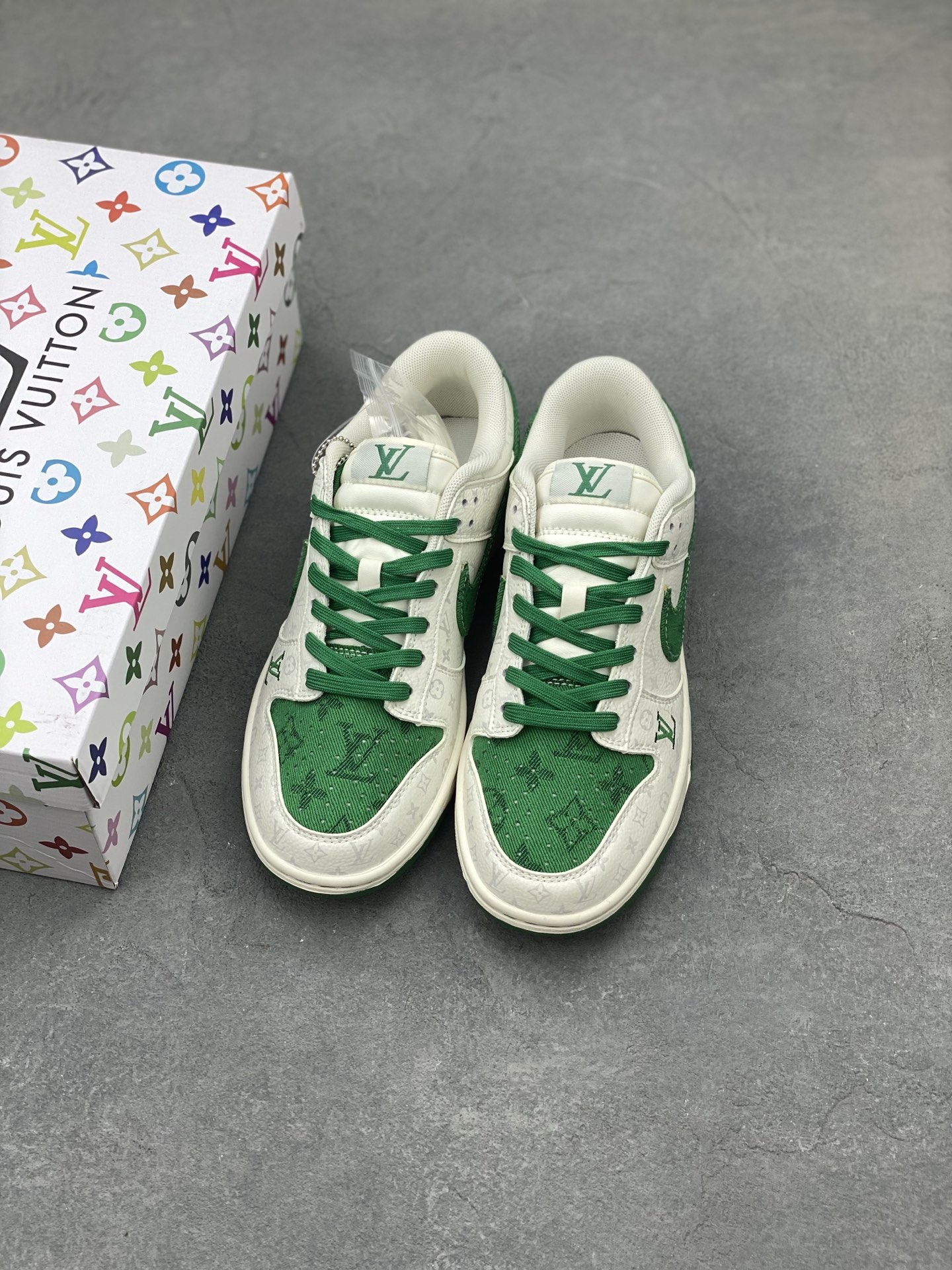 Nike SB Dunk Low Louis Vuitton Custom Casual Sneakers - Limited Edition 9 i1749066635416 6812 0 7