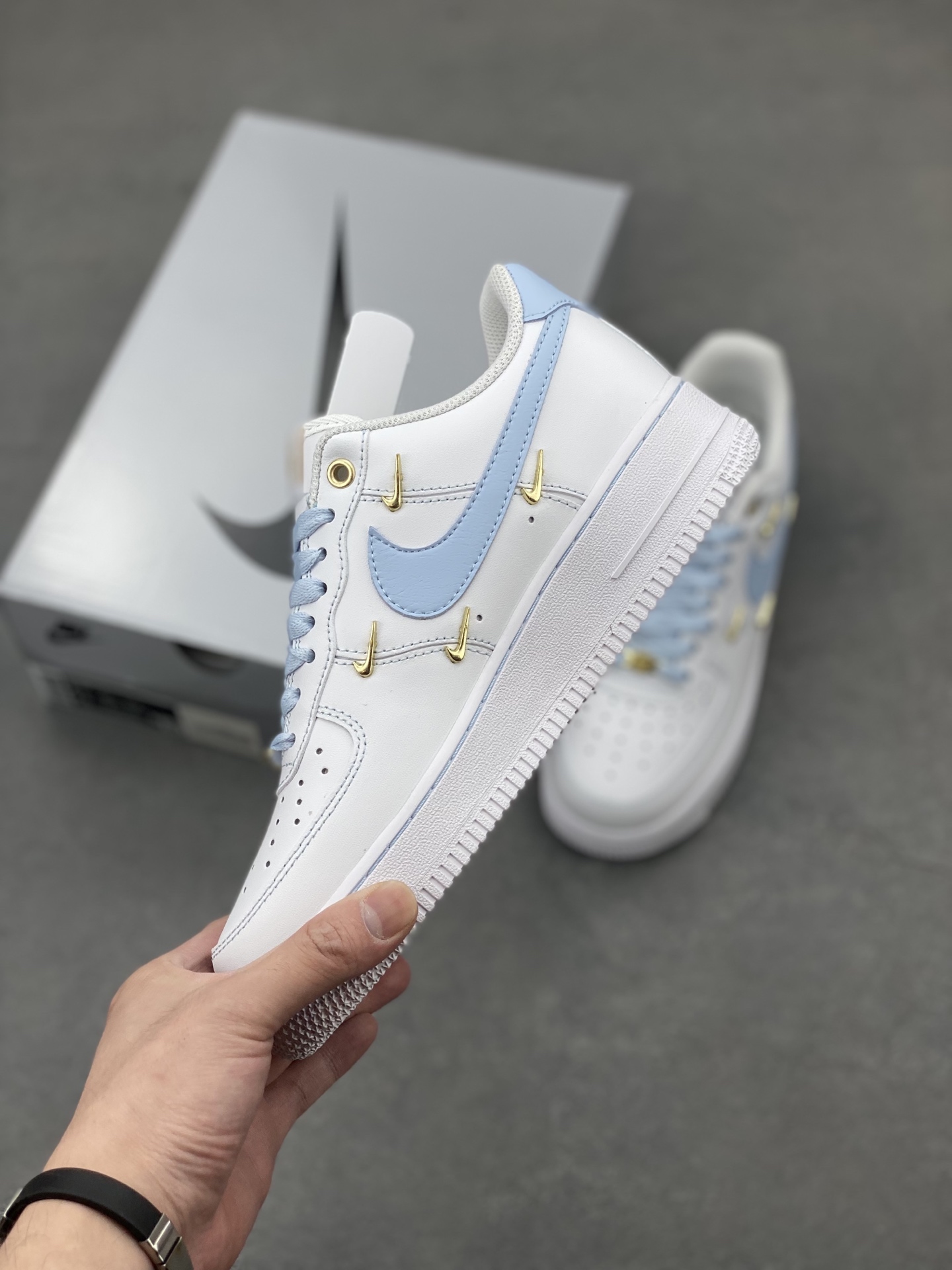 Nike Air Force 1 '07 Low White/Blue, Limited Edition Sneakers 4 i1749067146147 9826 0 2
