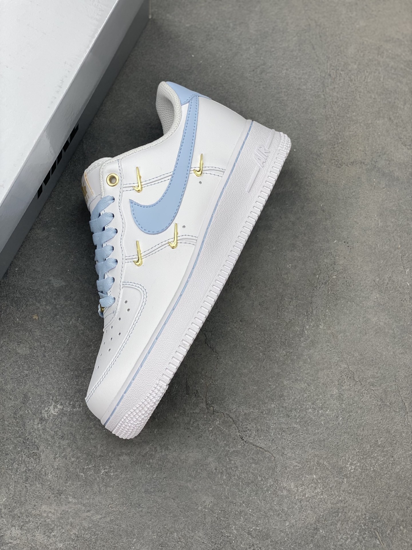 Nike Air Force 1 '07 Low White/Blue, Limited Edition Sneakers 8 i1749067151897 4771 0 6