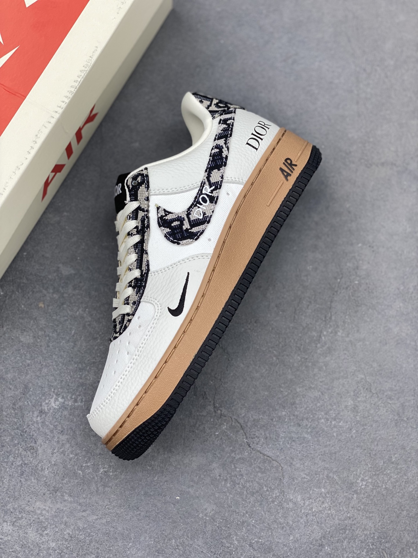 Nike Air Force 1 '07 Low Dior Custom Sneakers - Limited Edition 8 i1749067189054 4004 0 6