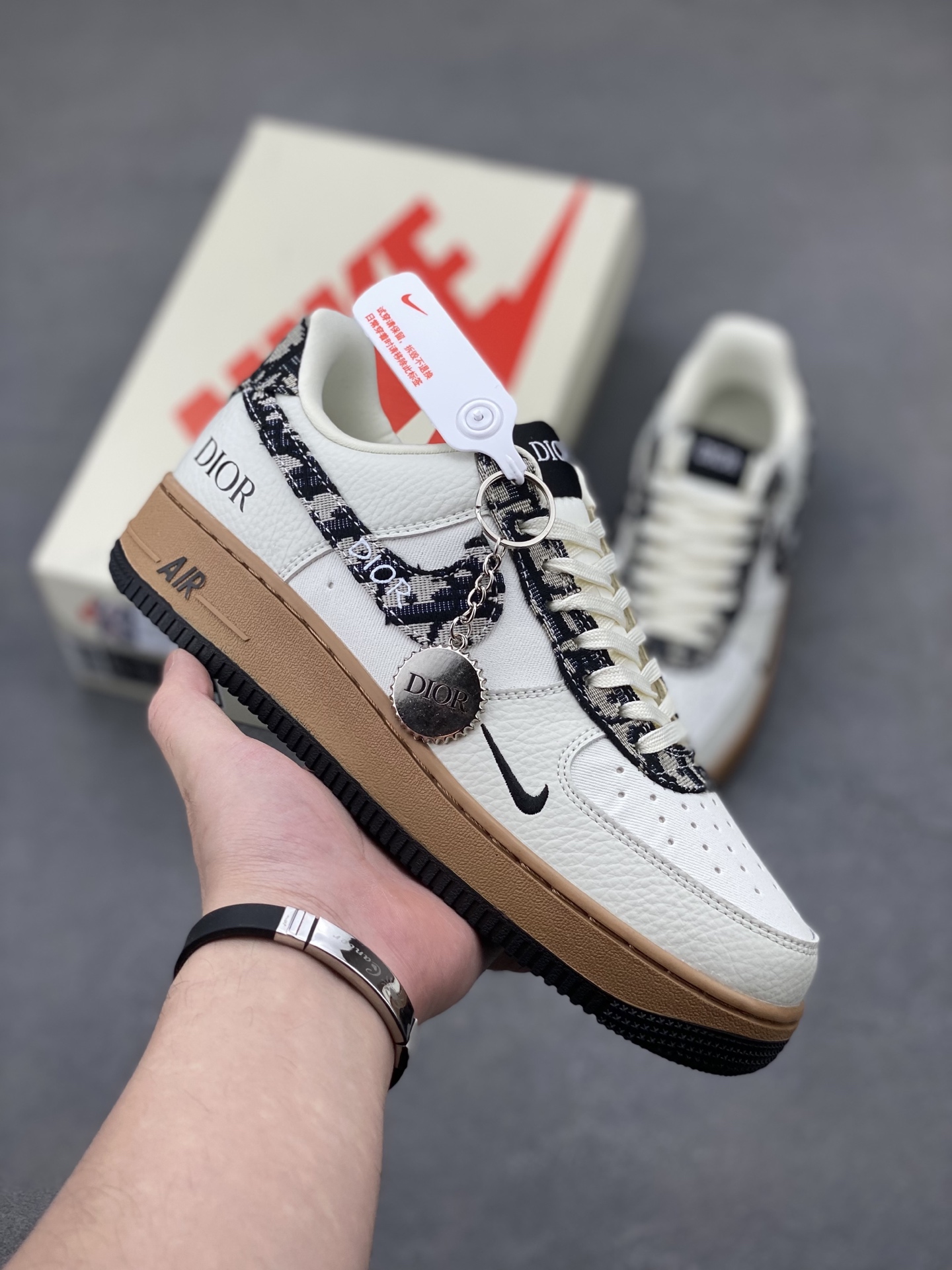 Nike Air Force 1 '07 Low Dior Custom Sneakers - Limited Edition 2 i1749067189272 3570 0 0