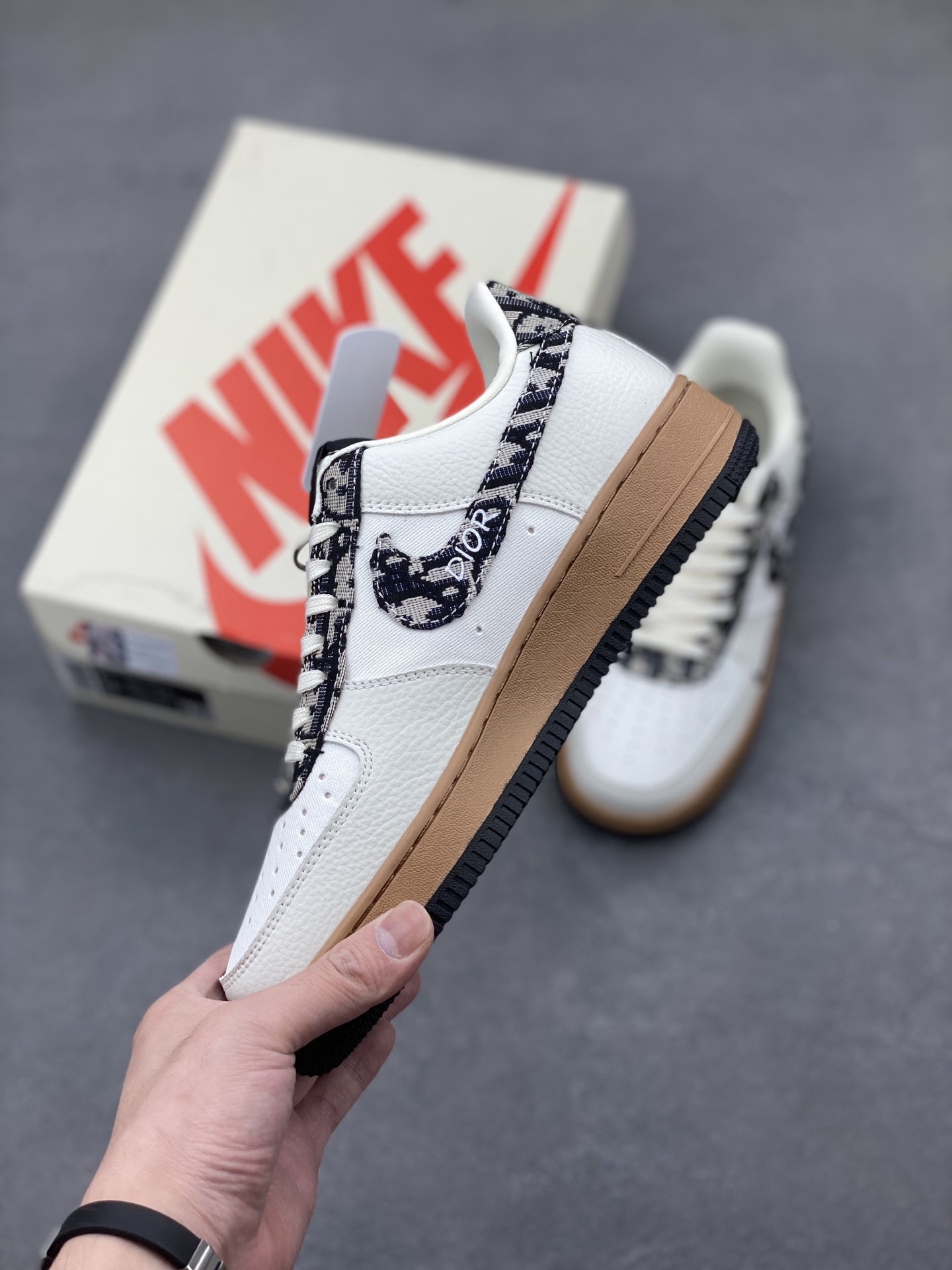 Nike Air Force 1 '07 Low Dior Custom Sneakers - Limited Edition 4 i1749067196674 3102 0 2