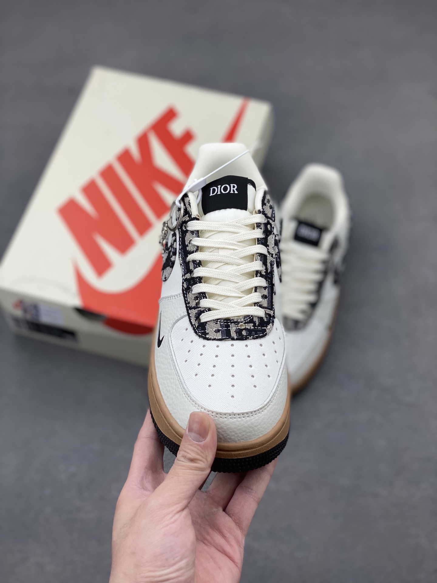 Nike Air Force 1 '07 Low Dior Custom Sneakers - Limited Edition 3 i1749067196741 9837 0 1