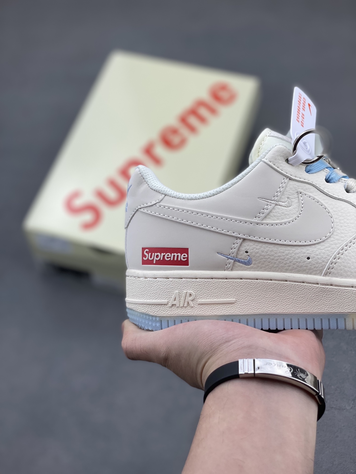 Nike Air Force 1 '07 Low White/Red Supreme Edition Sneakers 6 i1749067289857 1063 0 4