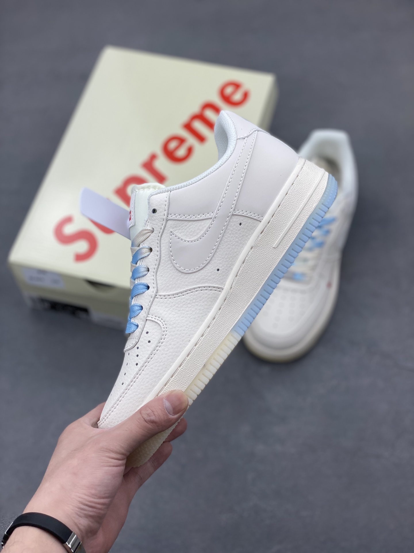 Nike Air Force 1 '07 Low White/Red Supreme Edition Sneakers 4 i1749067289861 8611 0 2