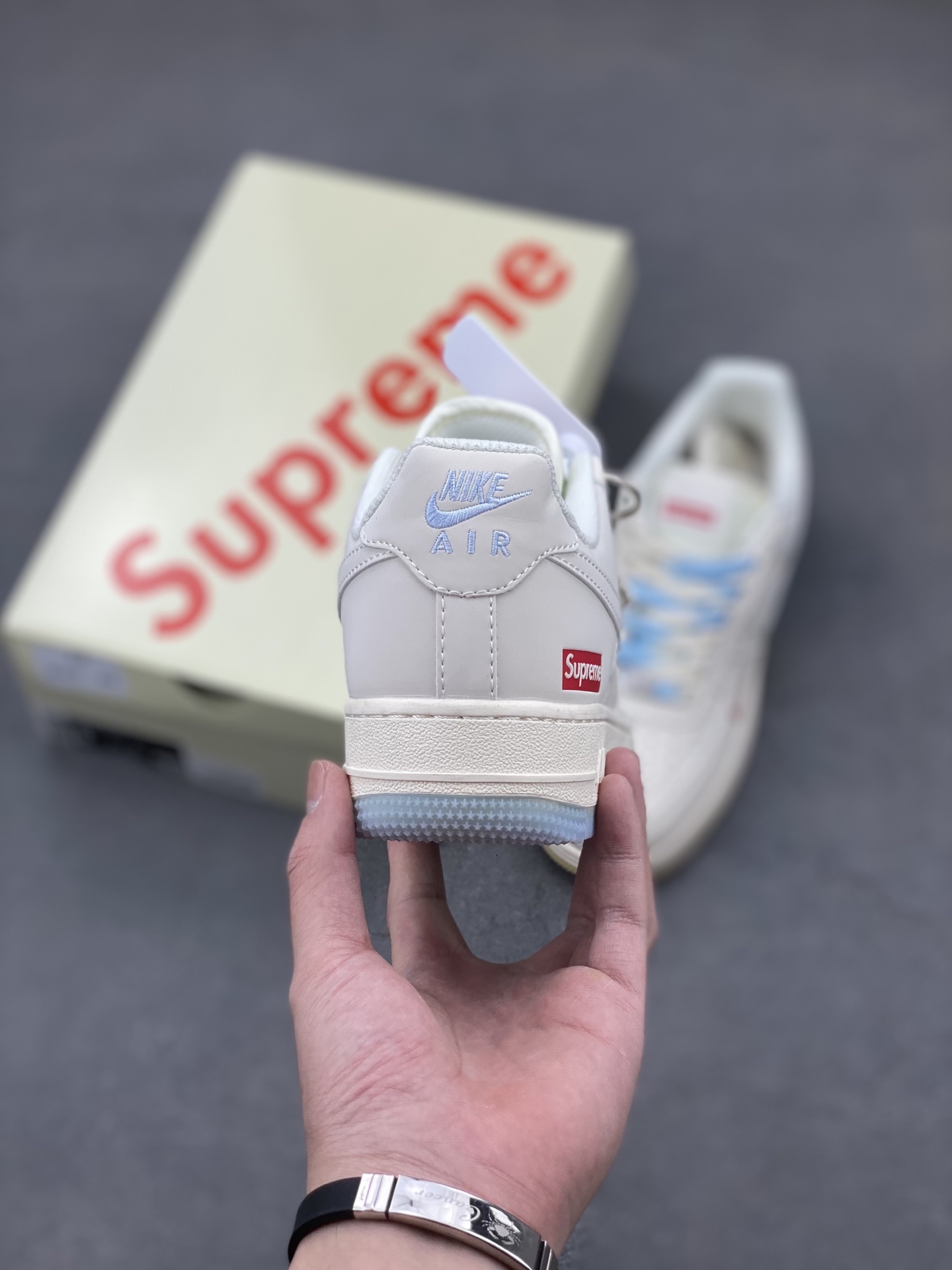 Nike Air Force 1 '07 Low White/Red Supreme Edition Sneakers 5 i1749067289914 1528 0 3