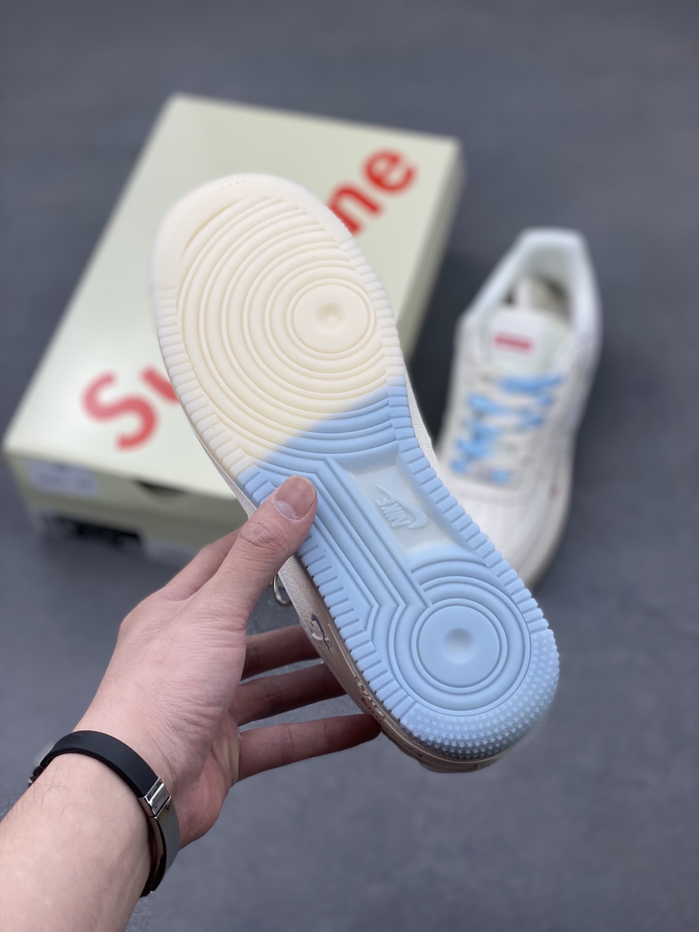 Nike Air Force 1 '07 Low White/Red Supreme Edition Sneakers 7 i1749067289932 3469 0 5