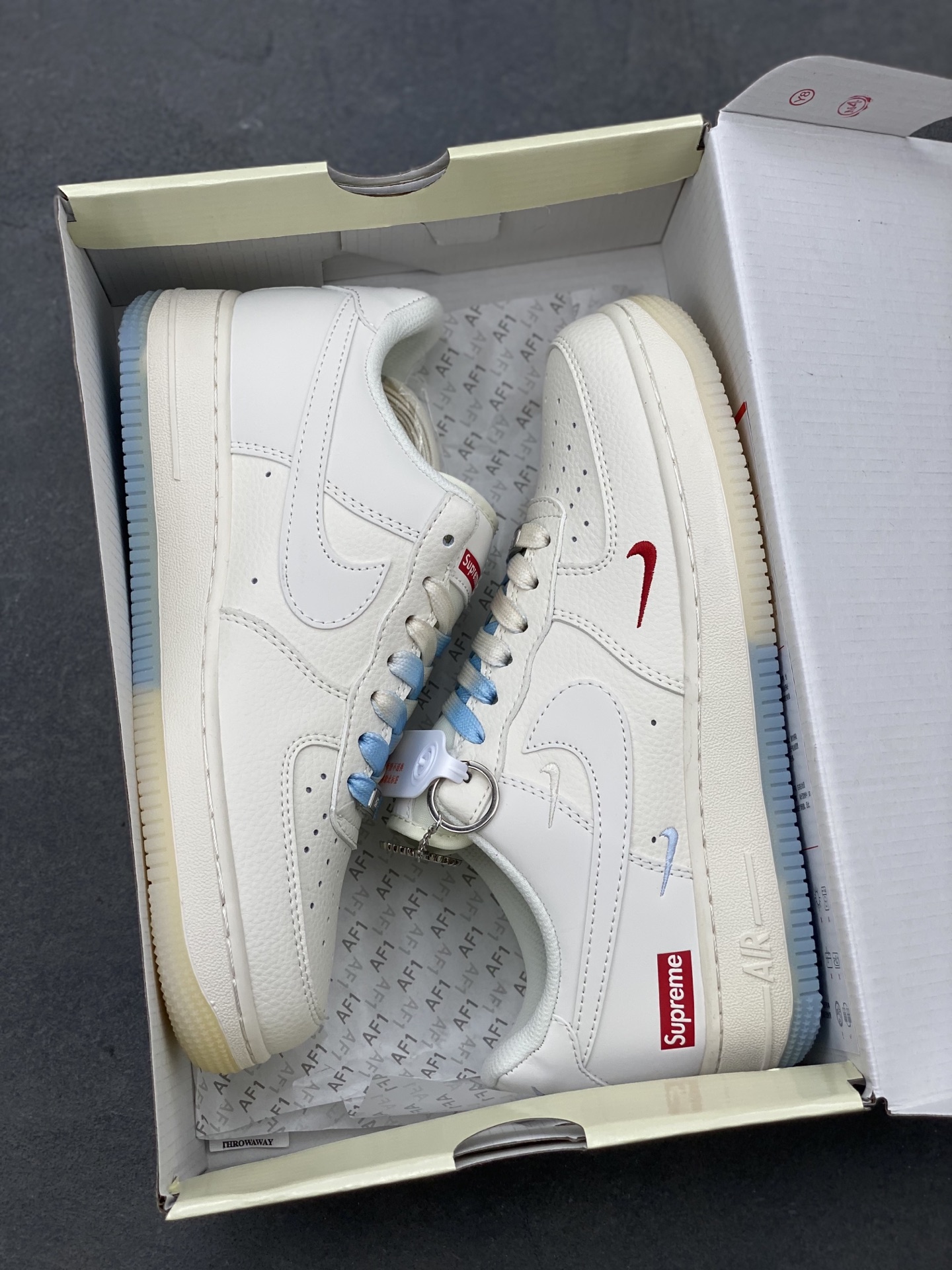 Nike Air Force 1 '07 Low White/Red Supreme Edition Sneakers 10 i1749067296688 4160 0 8