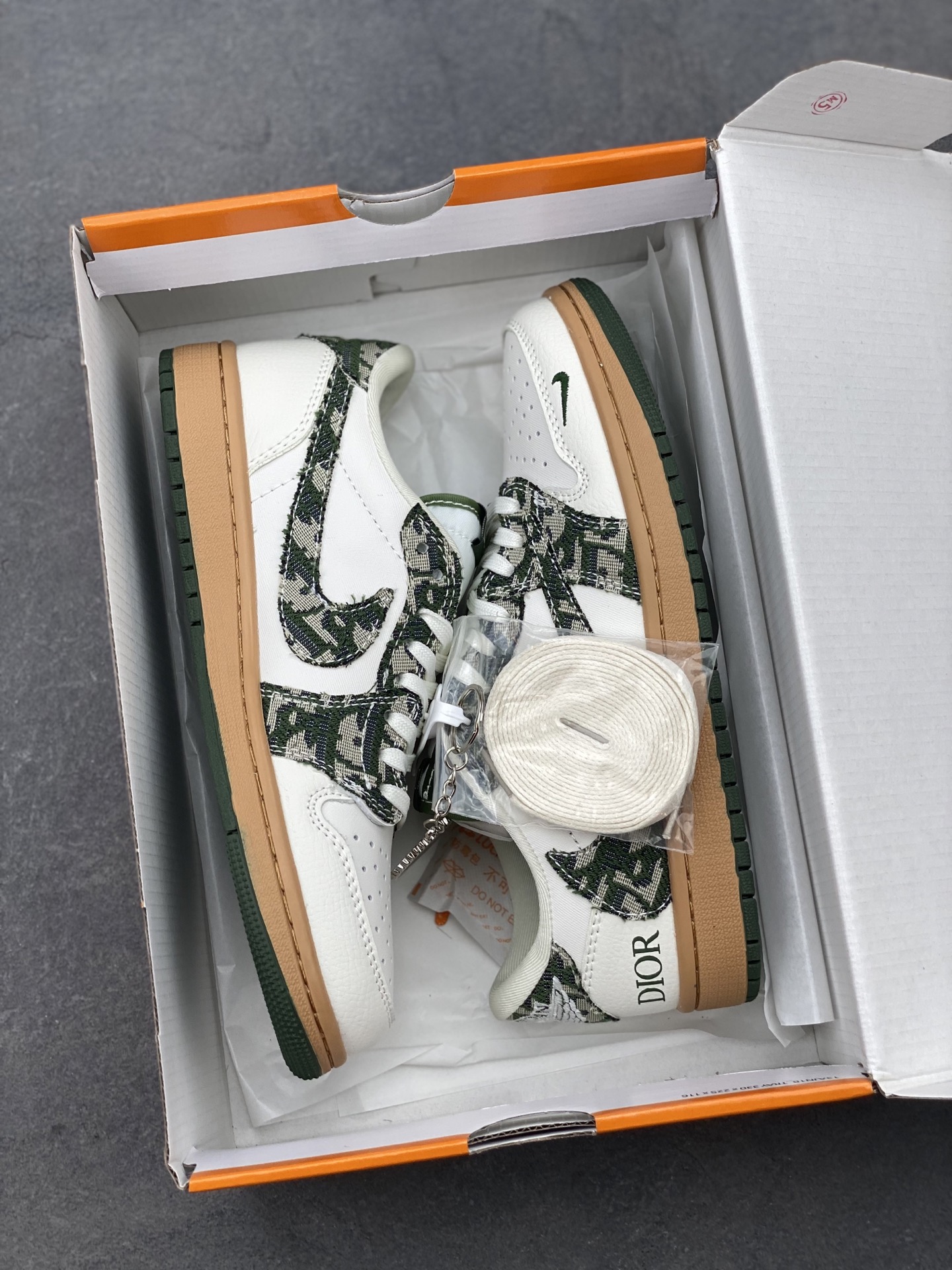 Travis Scott x Dior Air Jordan 1 Low Sneakers Designer Collaboration Shoe 10 i1750191444749 4516 0 8