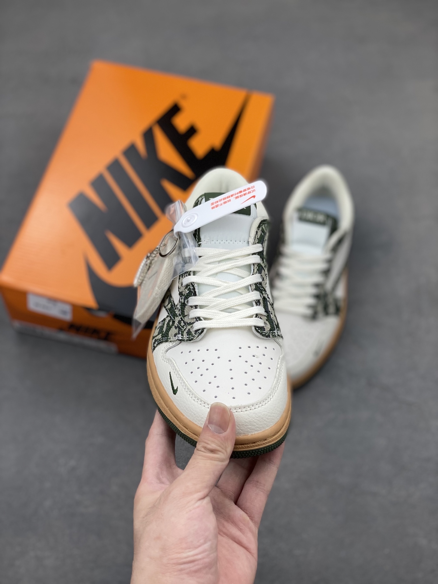Travis Scott x Dior Air Jordan 1 Low Sneakers Designer Collaboration Shoe 3 i1750191448982 3282 0 1