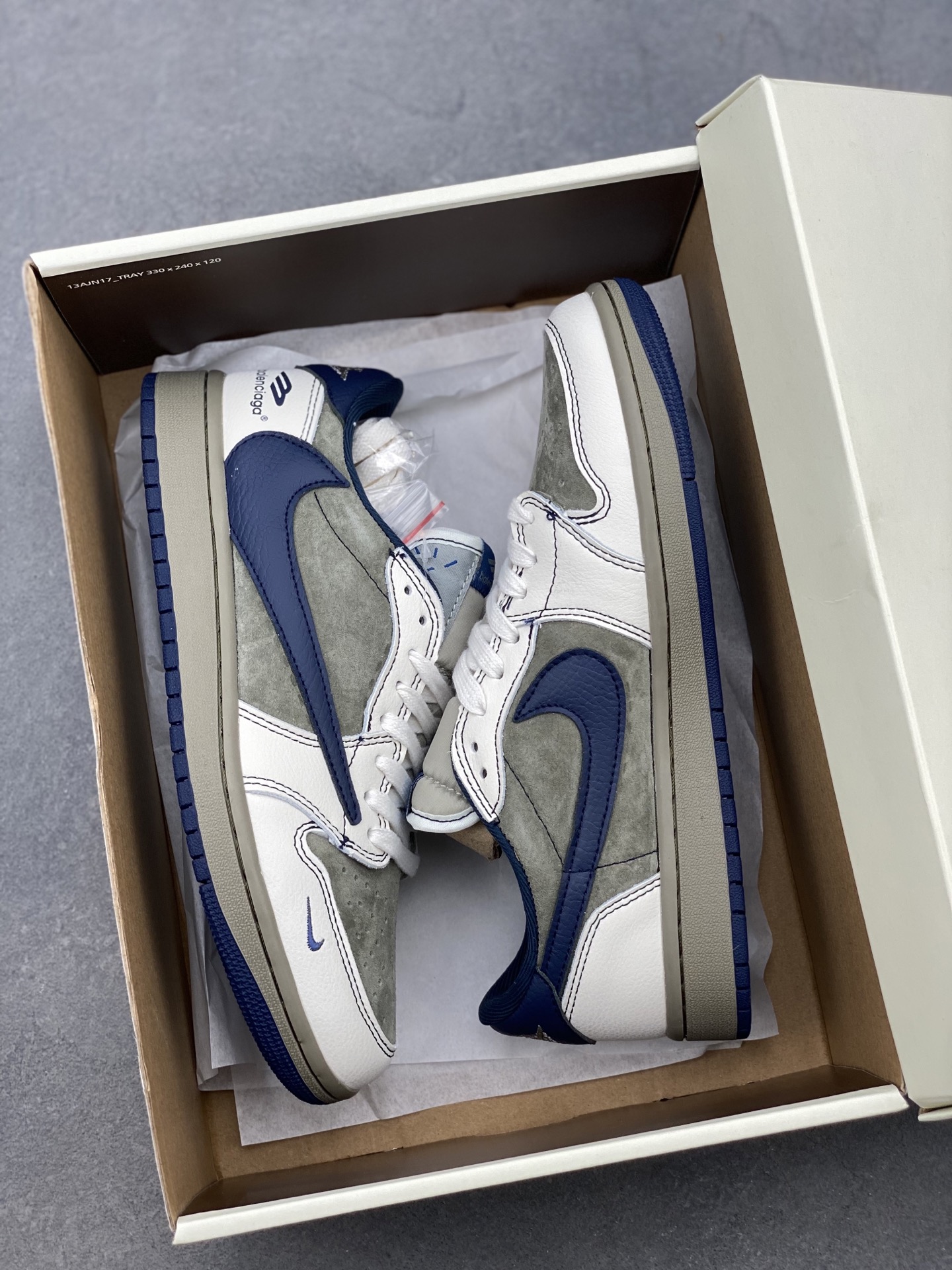 Travis Scott x Fragment Design Air Jordan 1 Low OG SP - Limited Edition 10 i1750192230867 2421 0 8