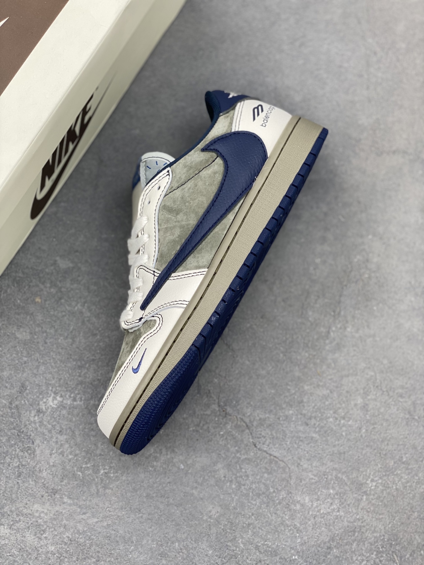 Travis Scott x Fragment Design Air Jordan 1 Low OG SP - Limited Edition 8 i1750192230867 8478 0 6