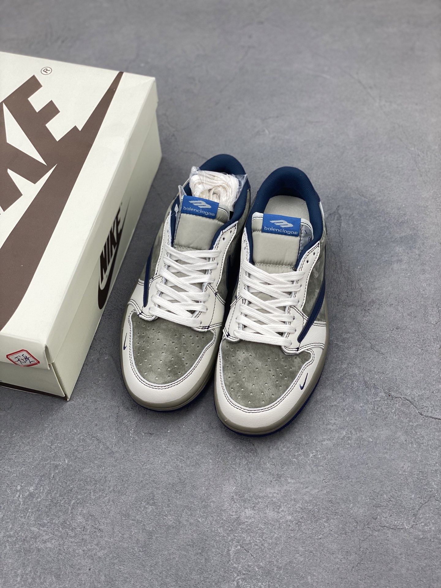 Travis Scott x Fragment Design Air Jordan 1 Low OG SP - Limited Edition 9 i1750192230918 375 0 7