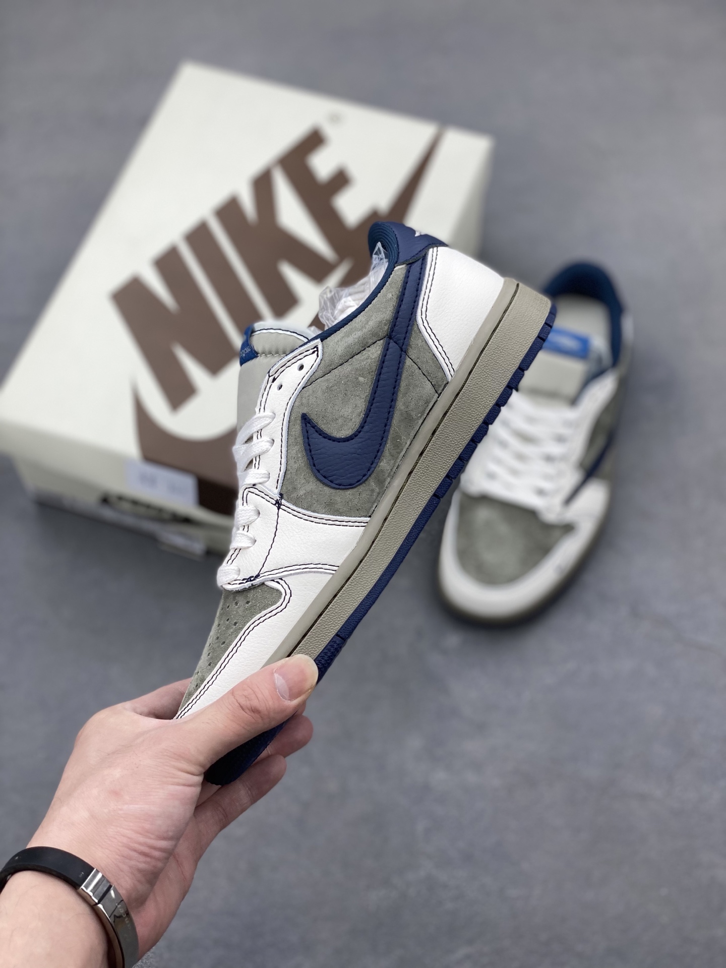 Travis Scott x Fragment Design Air Jordan 1 Low OG SP - Limited Edition 4 i1750192231000 6665 0 2