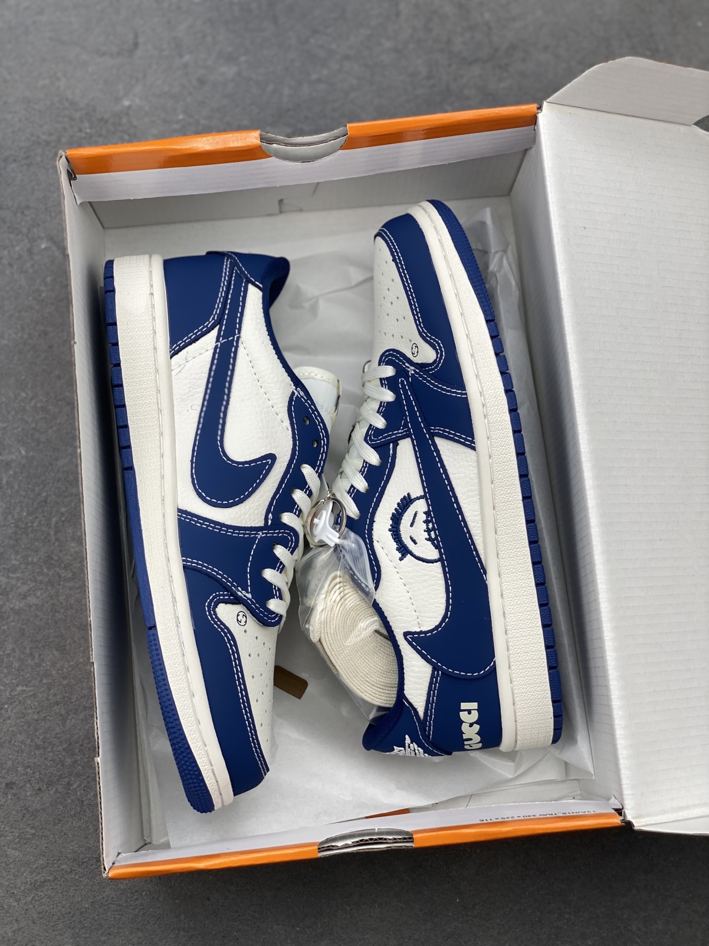 Travis Scott x Fragment Design x Jordan Air Jordan 1 Low OG SP 9 i1750192772997 769 0 8