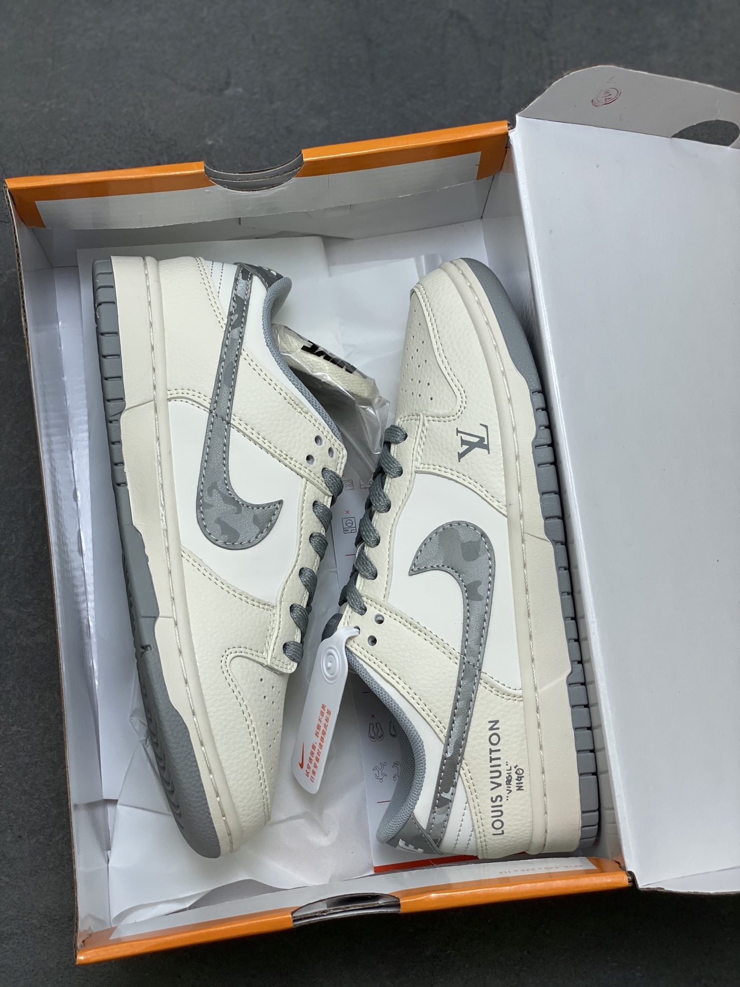 Nike Air Dunk LOW 1 'Louis Vuitton' Limited Edition Fashion Sneakers 10 i1750703303932 2560 0 8