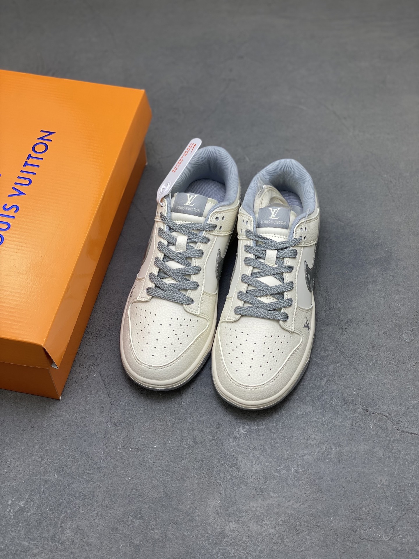 Nike Air Dunk LOW 1 'Louis Vuitton' Limited Edition Fashion Sneakers 9 i1750703303932 5713 0 7