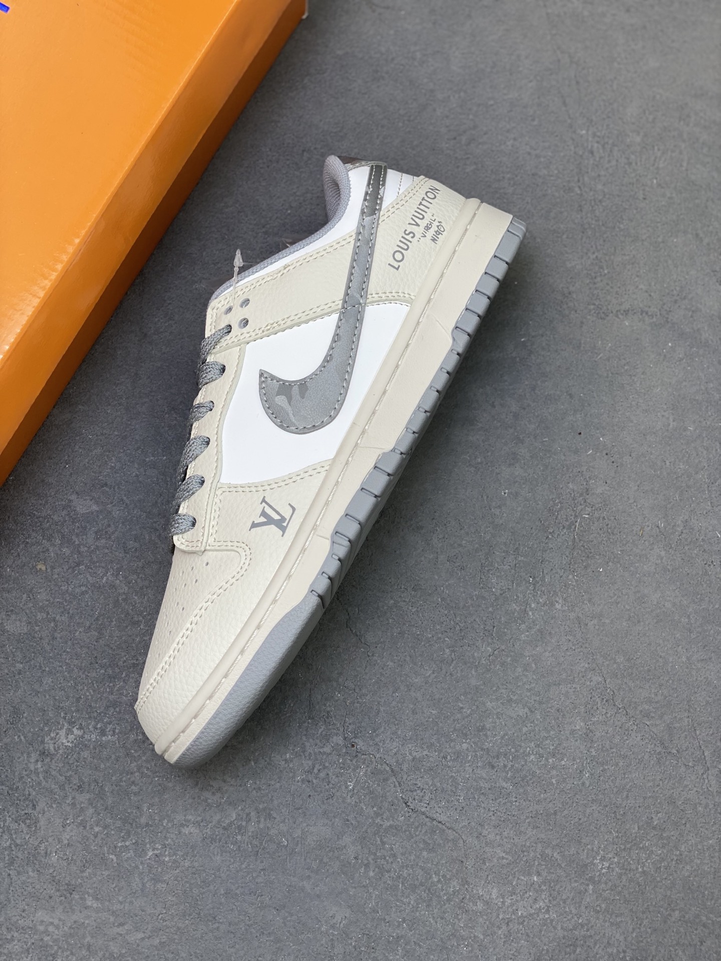 Nike Air Dunk LOW 1 'Louis Vuitton' Limited Edition Fashion Sneakers 8 i1750703420475 3537 0 6
