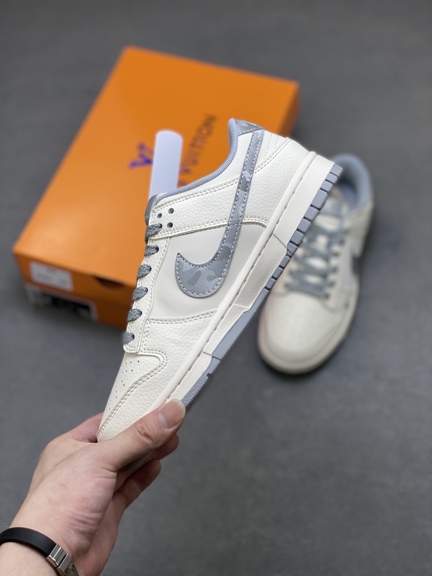 Nike Air Dunk LOW 1 'Louis Vuitton' Limited Edition Fashion Sneakers 4 i1750703426923 2441 0 2
