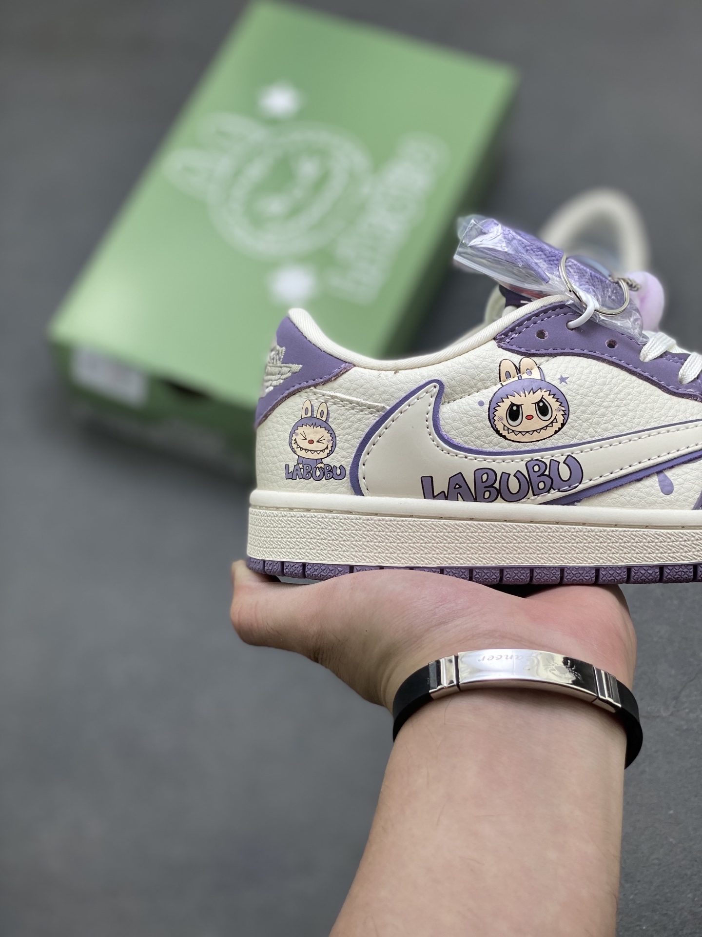 Travis Scott x Nike Air Jordan 1 Low Labubu, Graffiti Custom Sneakers 6 i1751487654750 478 0 4