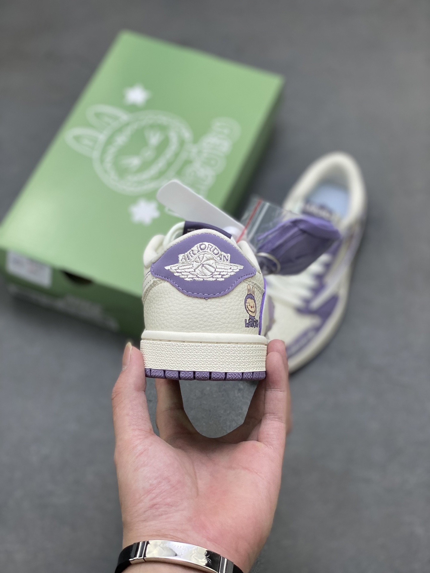 Travis Scott x Nike Air Jordan 1 Low Labubu, Graffiti Custom Sneakers 5 i1751487660490 6771 0 3