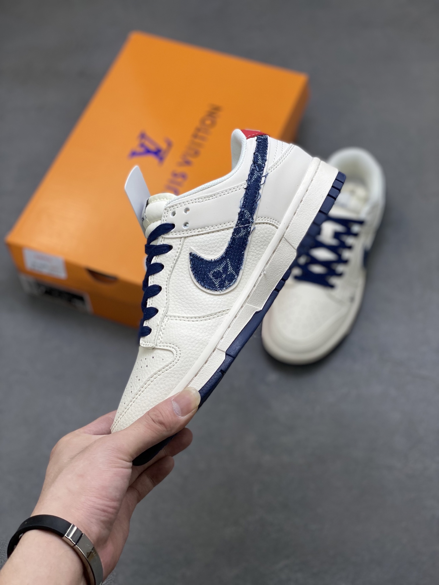 Nike SB Dunk Low x Louis Vuitton White Blue Sneakers - Premium Quality 4 i1751487708988 9914 0 2