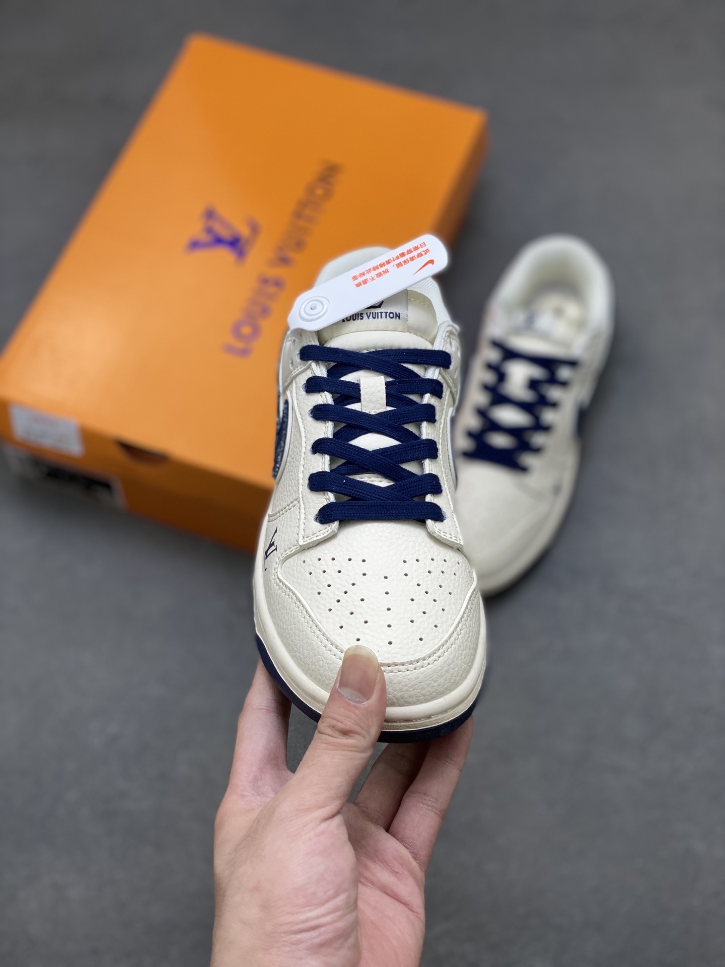 Nike SB Dunk Low x Louis Vuitton White Blue Sneakers - Premium Quality 3 i1751487712864 2821 0 1