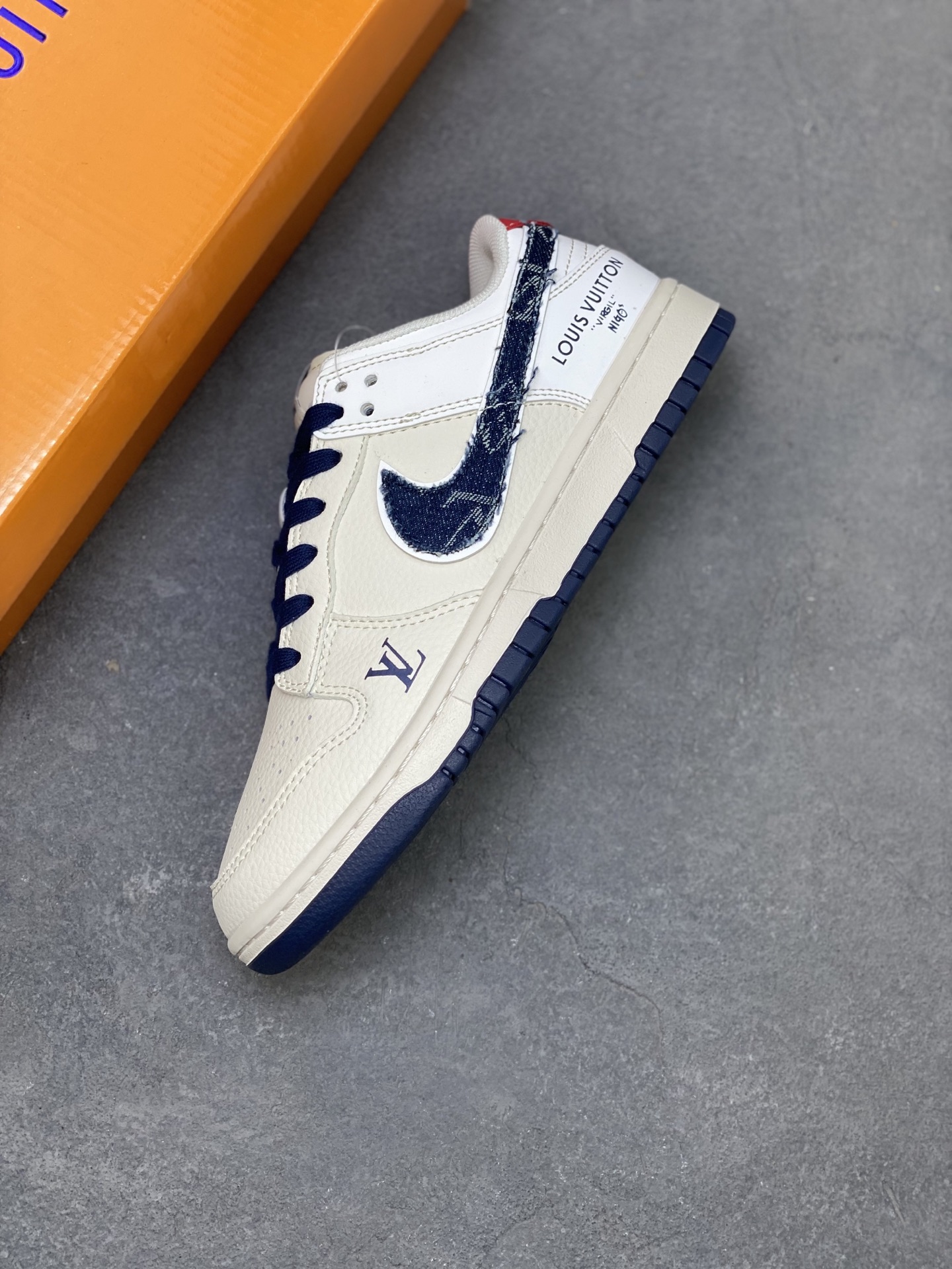 Nike SB Dunk Low x Louis Vuitton White Blue Sneakers - Premium Quality 8 i1751487714645 9304 0 6