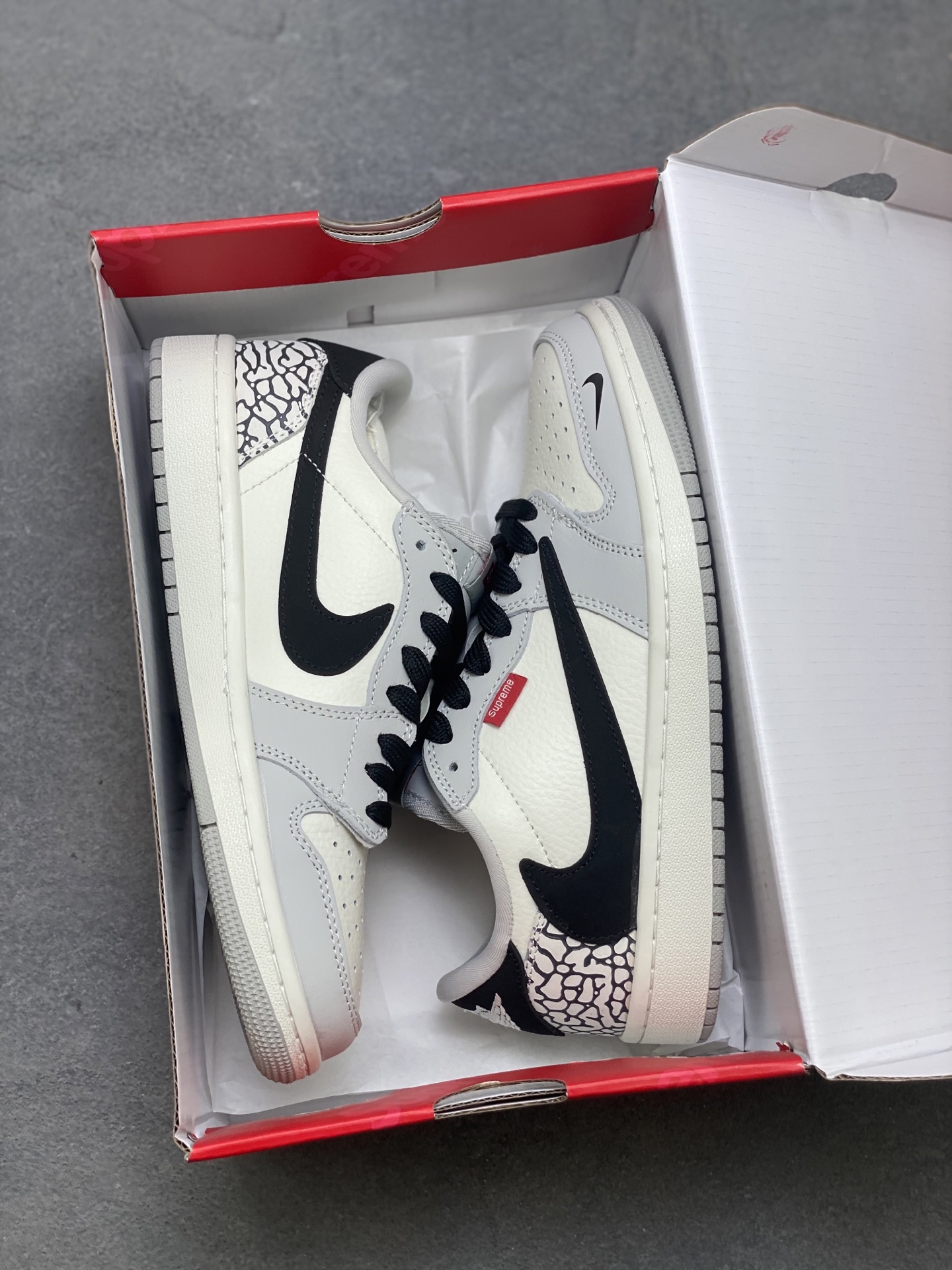 Travis Scott x Supreme Air Jordan 1 Low OG: Premium Design & Comfort 9 i1752174083905 1034 0 8