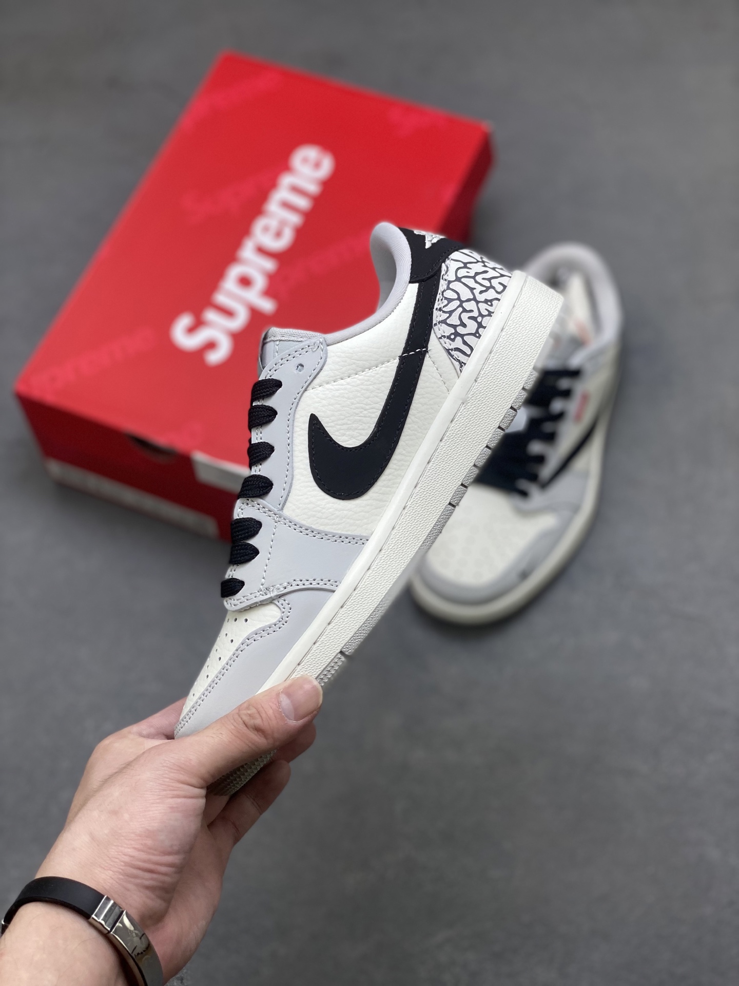 Travis Scott x Supreme Air Jordan 1 Low OG: Premium Design & Comfort 3 i1752174084478 3130 0 2