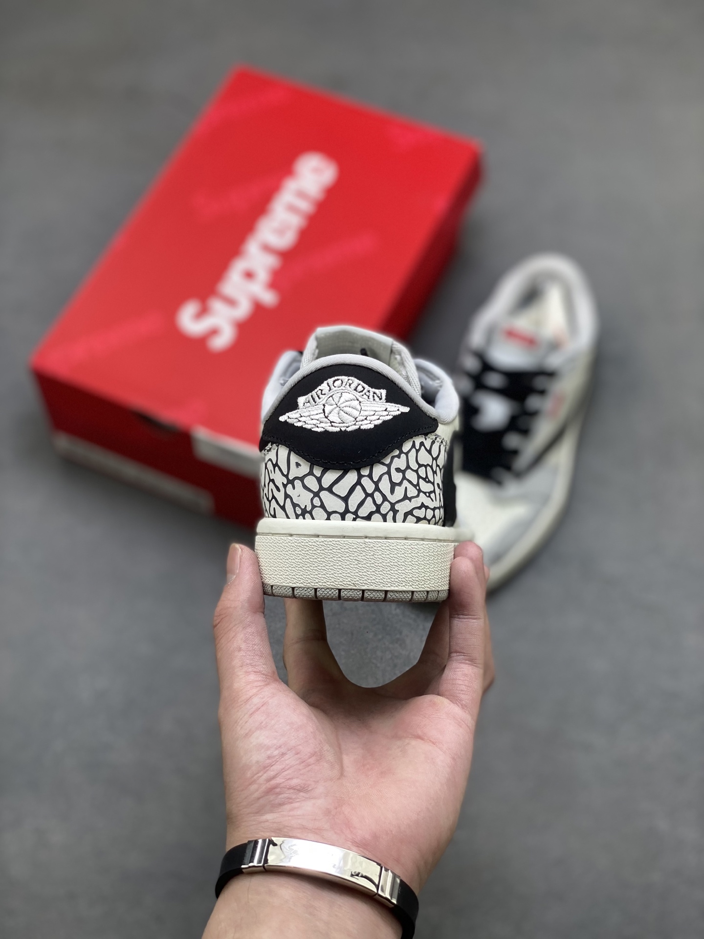 Travis Scott x Supreme Air Jordan 1 Low OG: Premium Design & Comfort 4 i1752174089858 5676 0 3