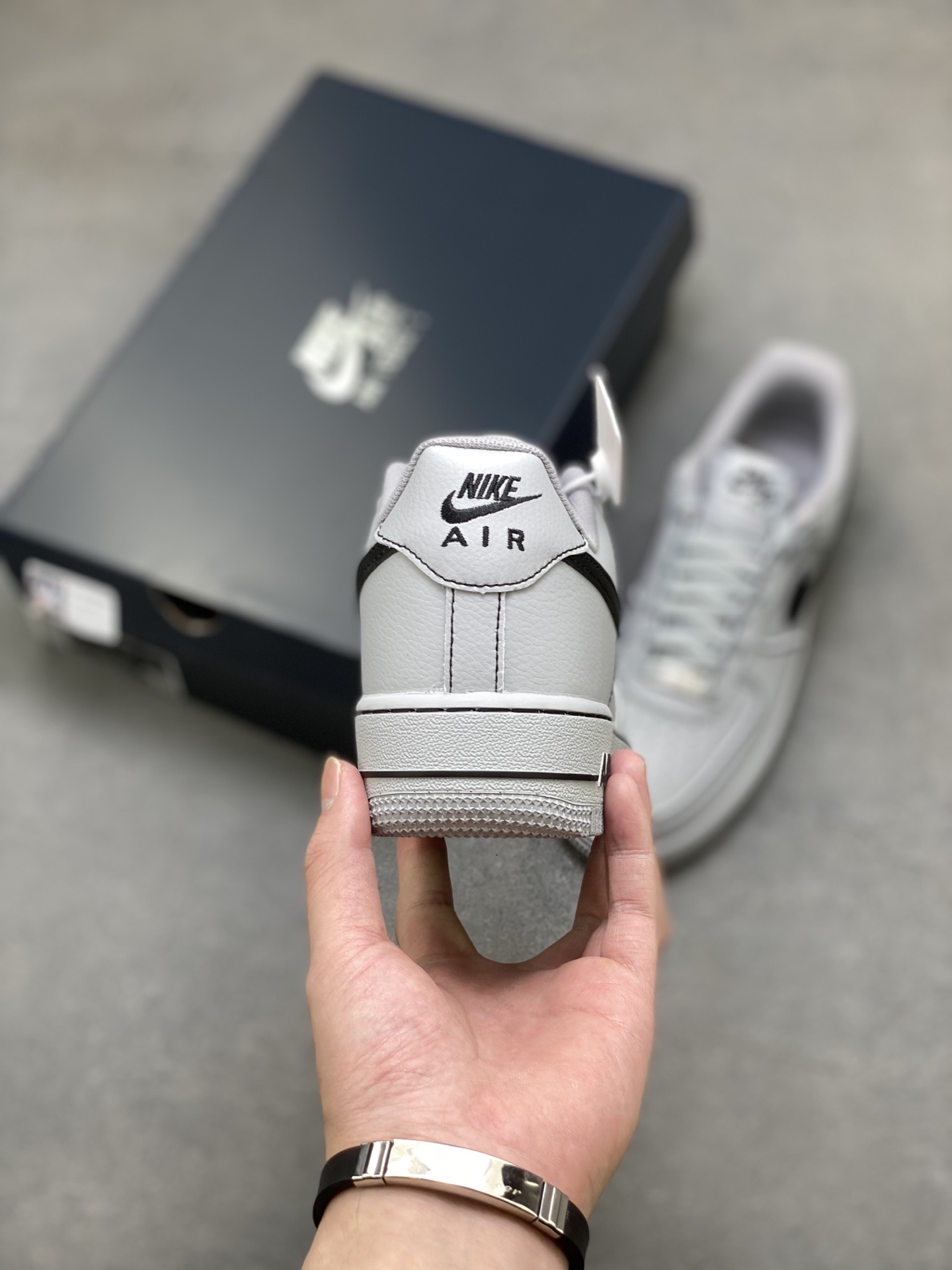 Nike Air Force 1 '07 Low Grey Black Stitching Detail Sneakers 5 i1752768953263 6244 0 3