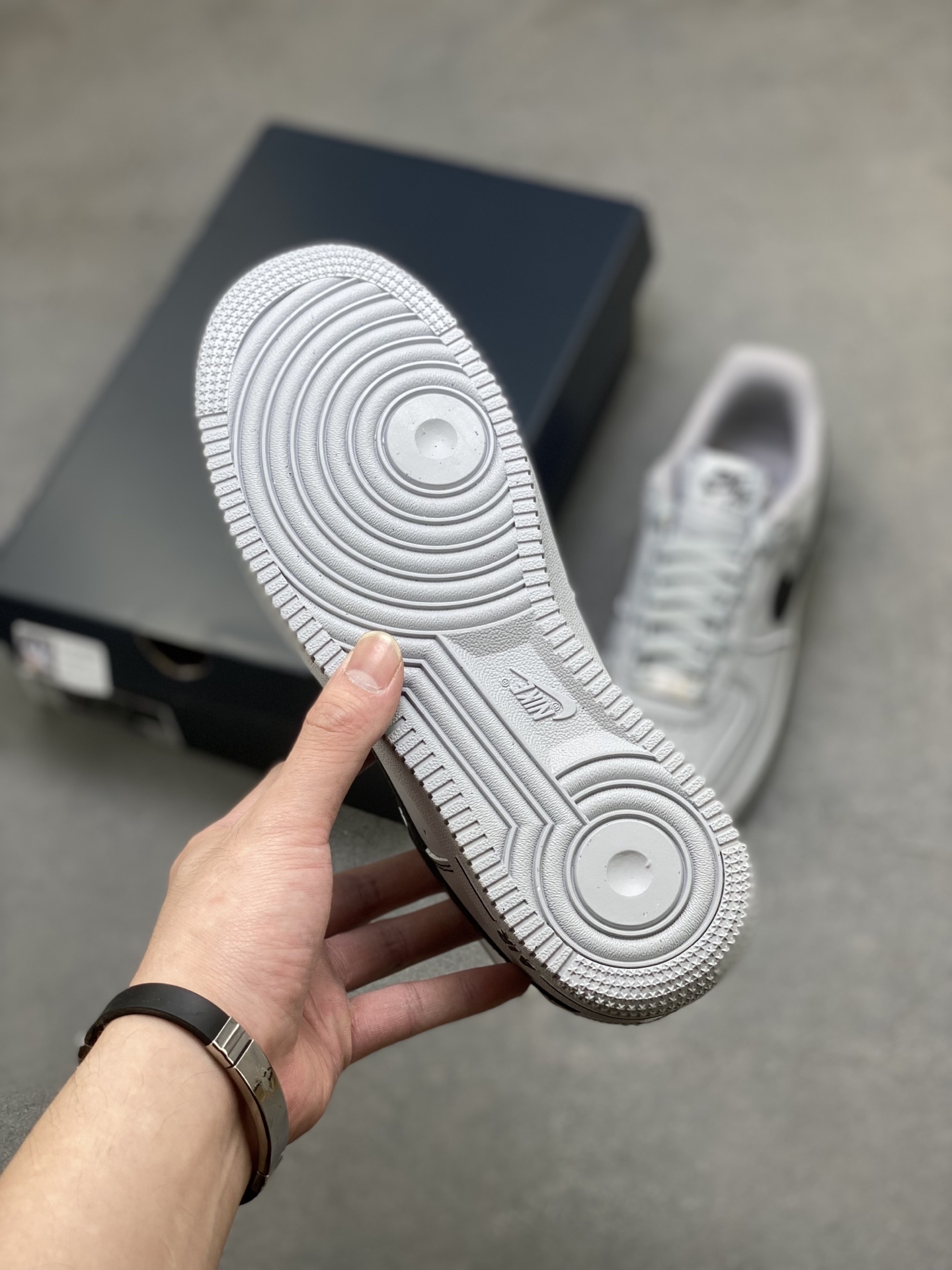 Nike Air Force 1 '07 Low Grey Black Stitching Detail Sneakers 7 i1752768956098 6025 0 5