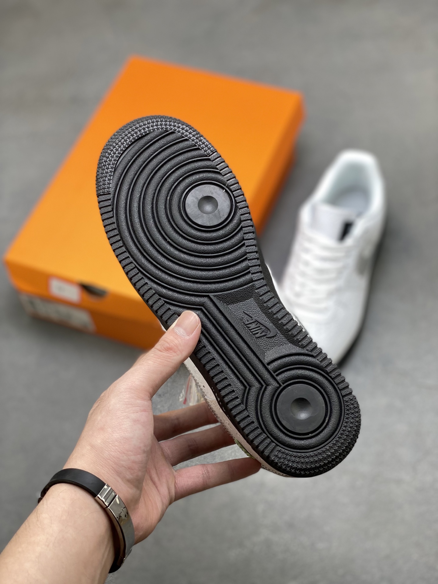 Nike Air Force 1 '07 Low White/Black Leather Sneakers Designer Collaboration 7 i1753460242871 8319 0 5