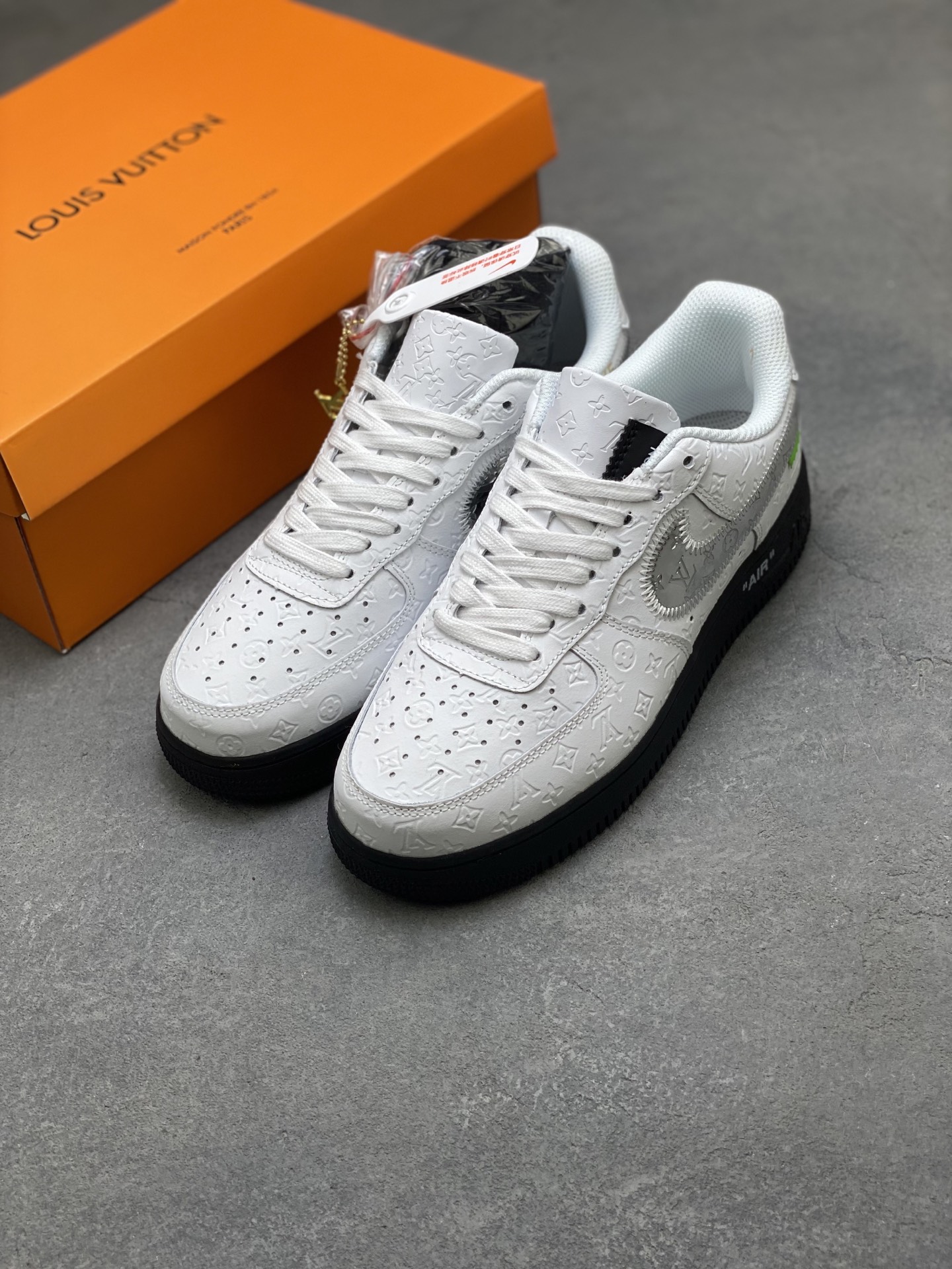 Nike Air Force 1 '07 Low White/Black Leather Sneakers Designer Collaboration 9 i1753460246756 2627 0 7