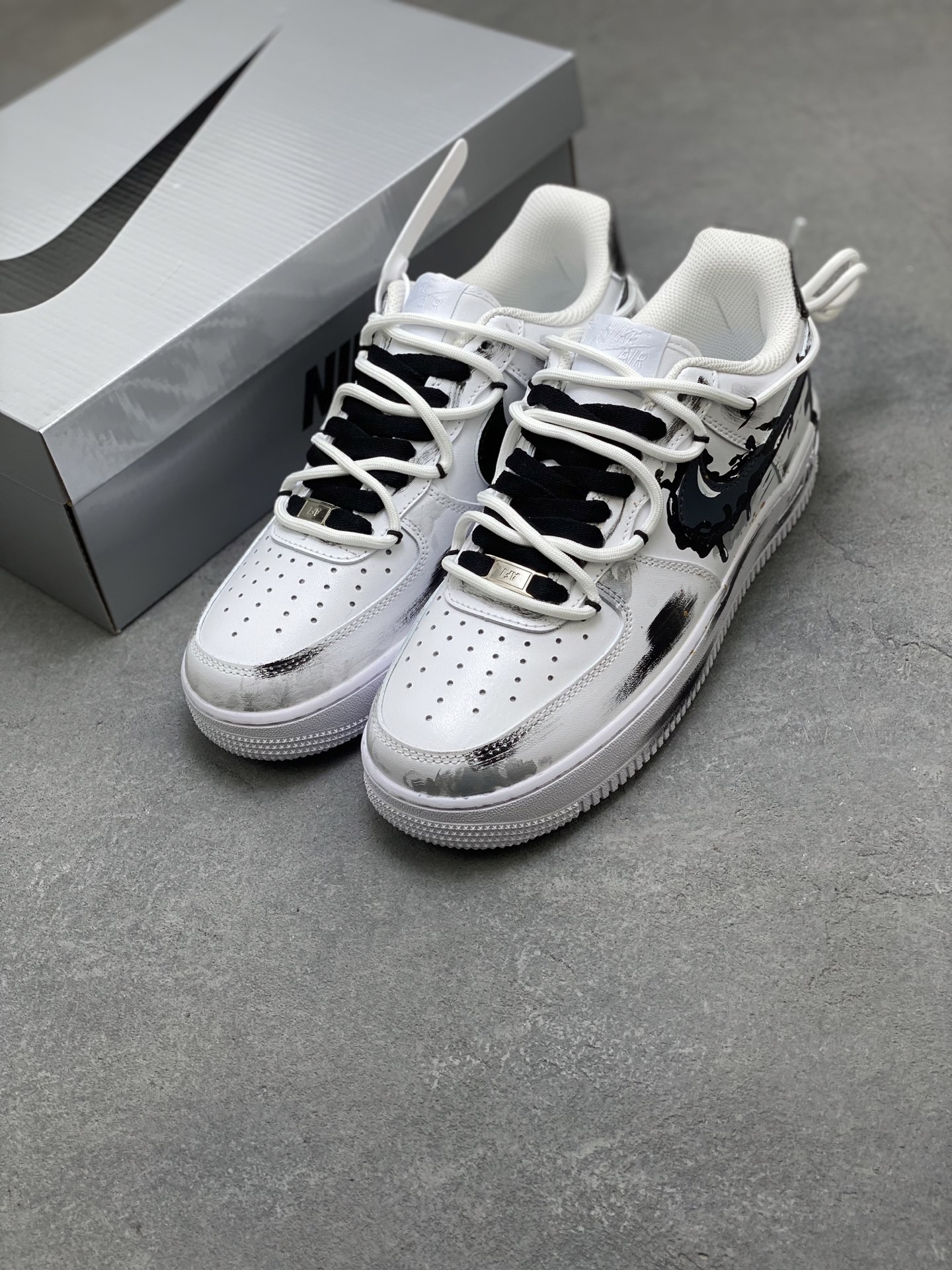 Nike Air Force 1 '07 Low White/Black Casual Sneakers CW2288-111 9 i1753460333411 760 0 7