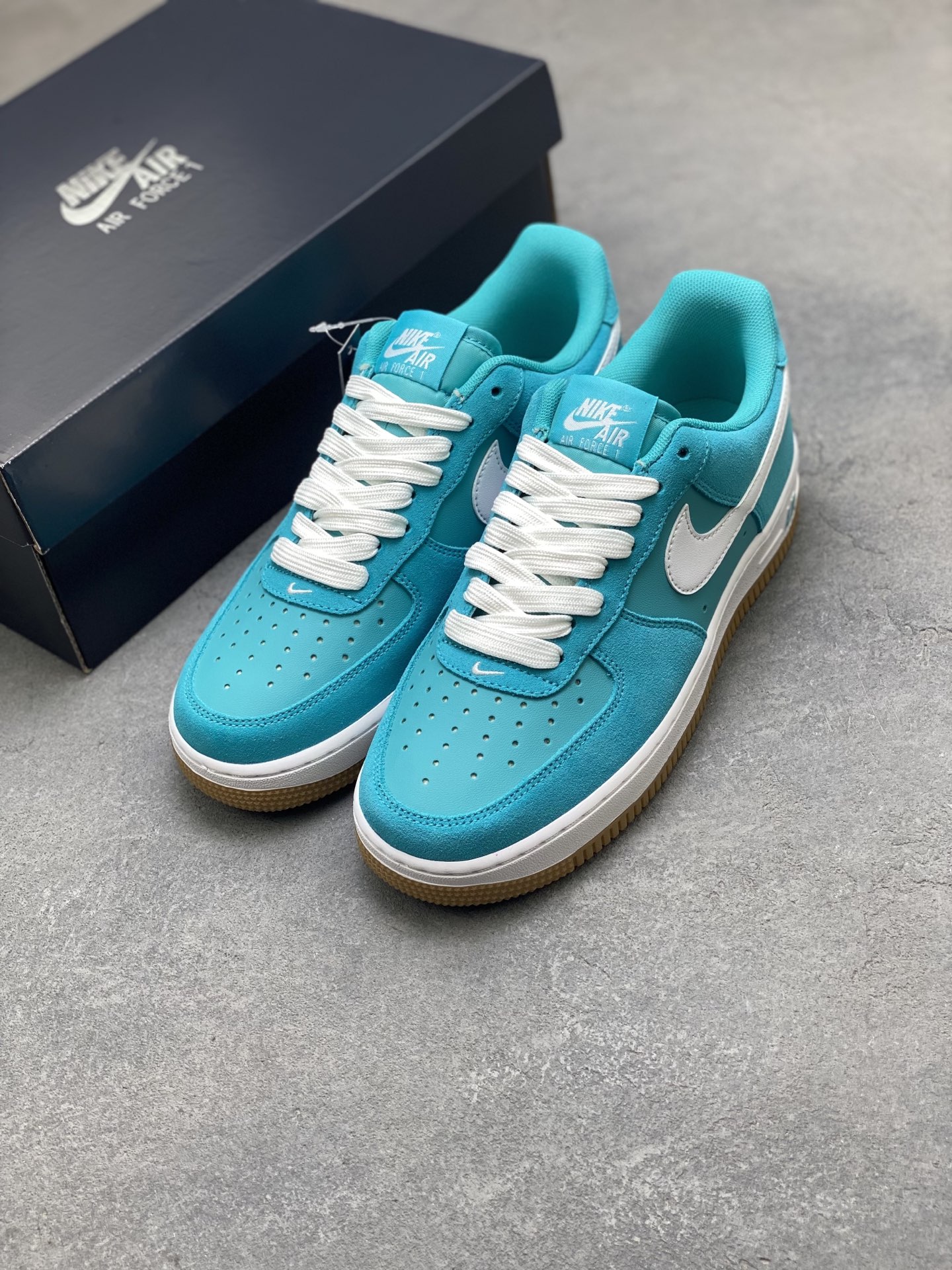 Nike Air Force 1 '07 Low Turquoise Blue & White, Limited Edition Sneakers 9 i1753806356583 5395 0 7