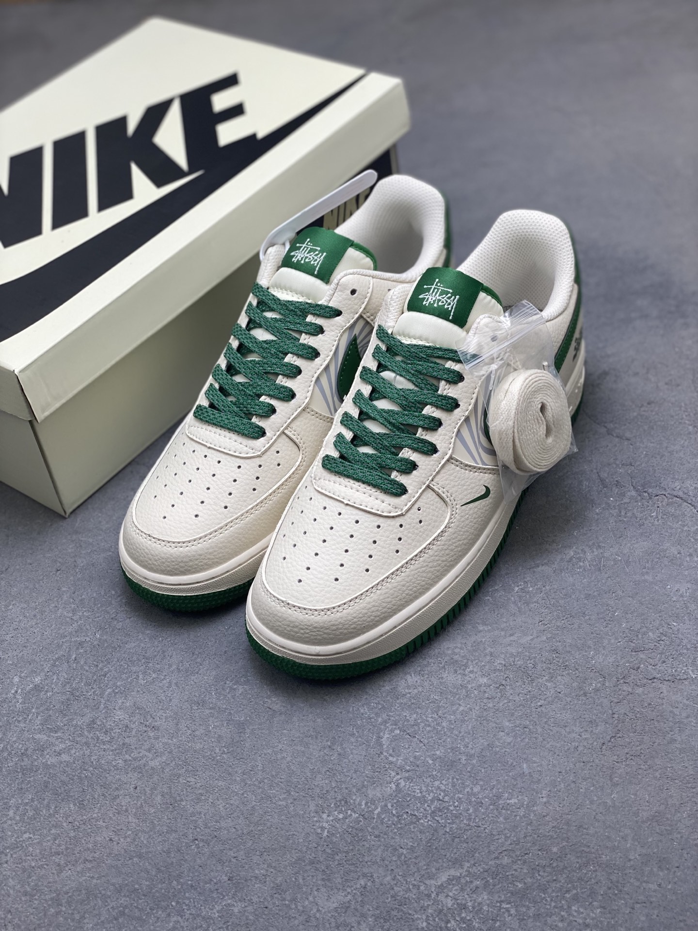 Nike Air Force 1 '07 Low Green and Beige Casual Sneakers HJ3318-001 9 i1753806468474 3413 0 7