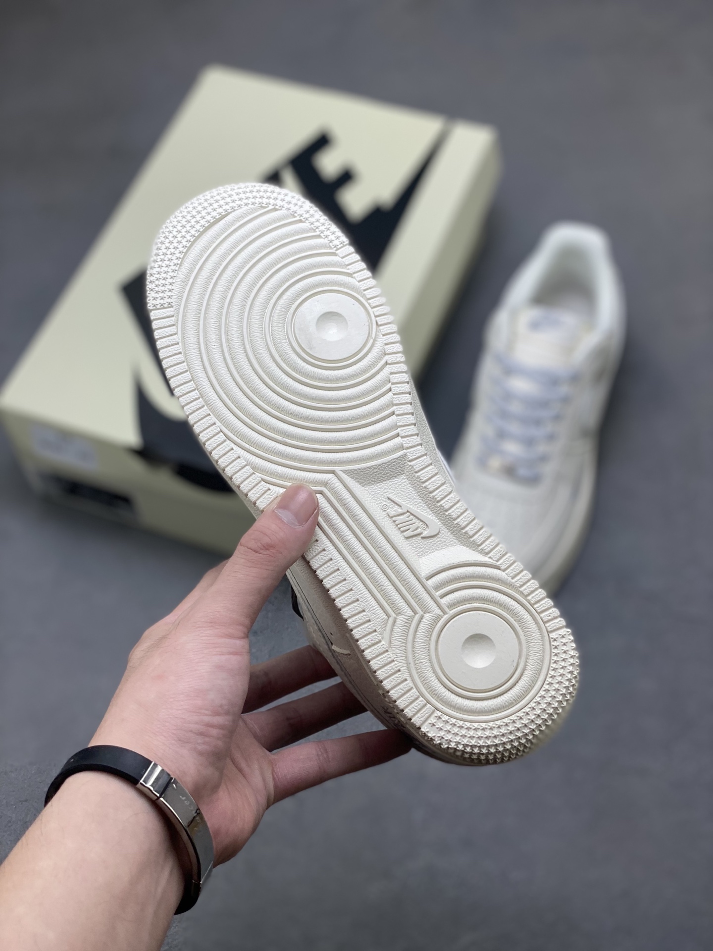 Nike Air Force 1 '07 Low Ivory/Grey Limited Edition Sneakers - Size 36-45 7 i1753806518605 8481 0 5