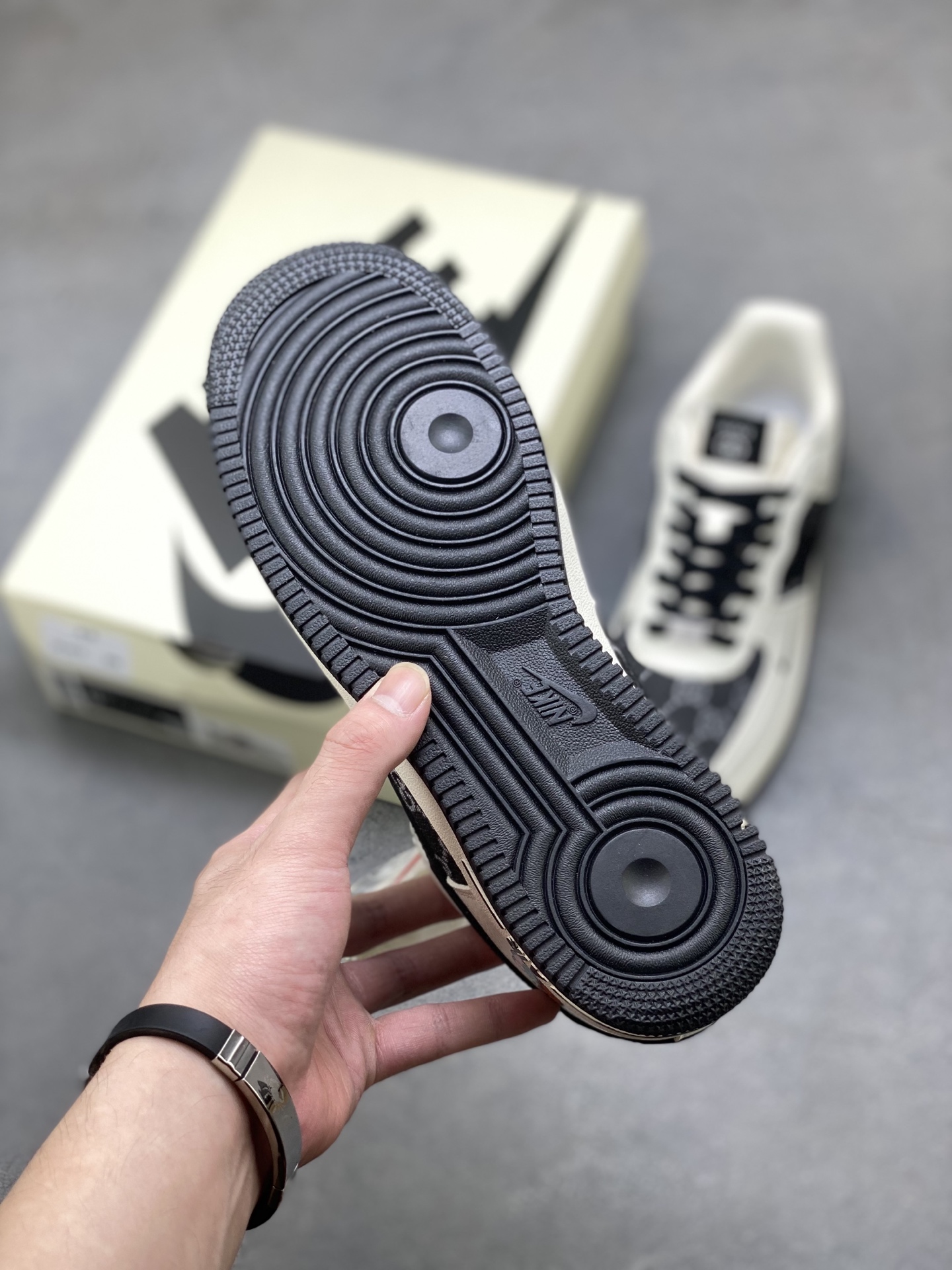 Nike Air Force 1 '07 Low Custom Gucci Sneakers - Limited Edition Style 7 i1754589426185 4039 0 5