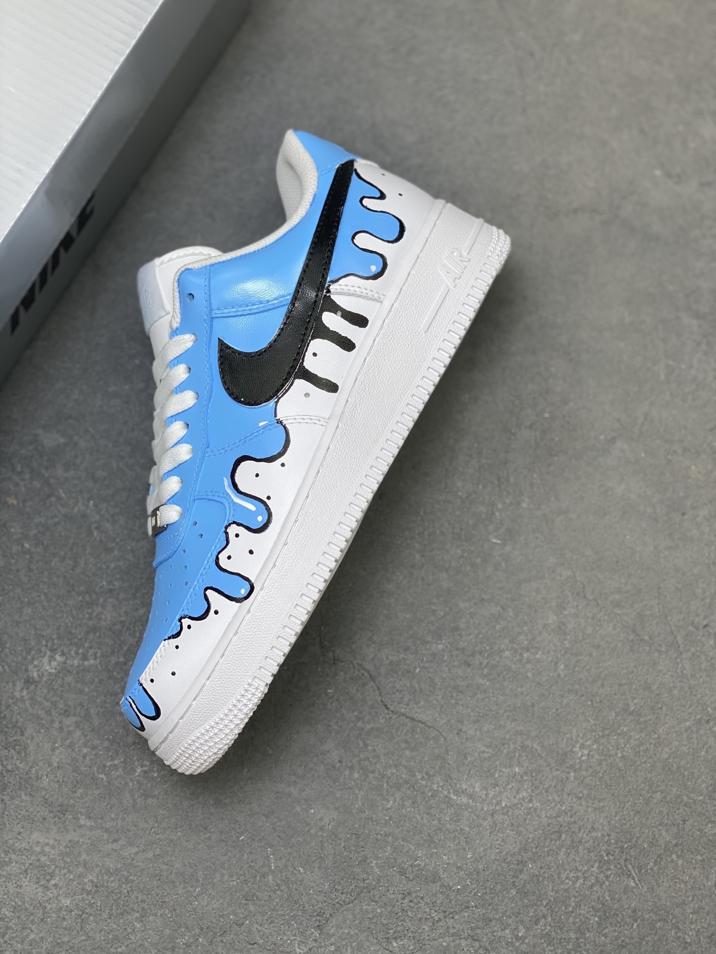 Nike Air Force 1 '07 Low: Limited Edition Blue & White Drip Sneakers 8 i1754848836552 7663 0 6