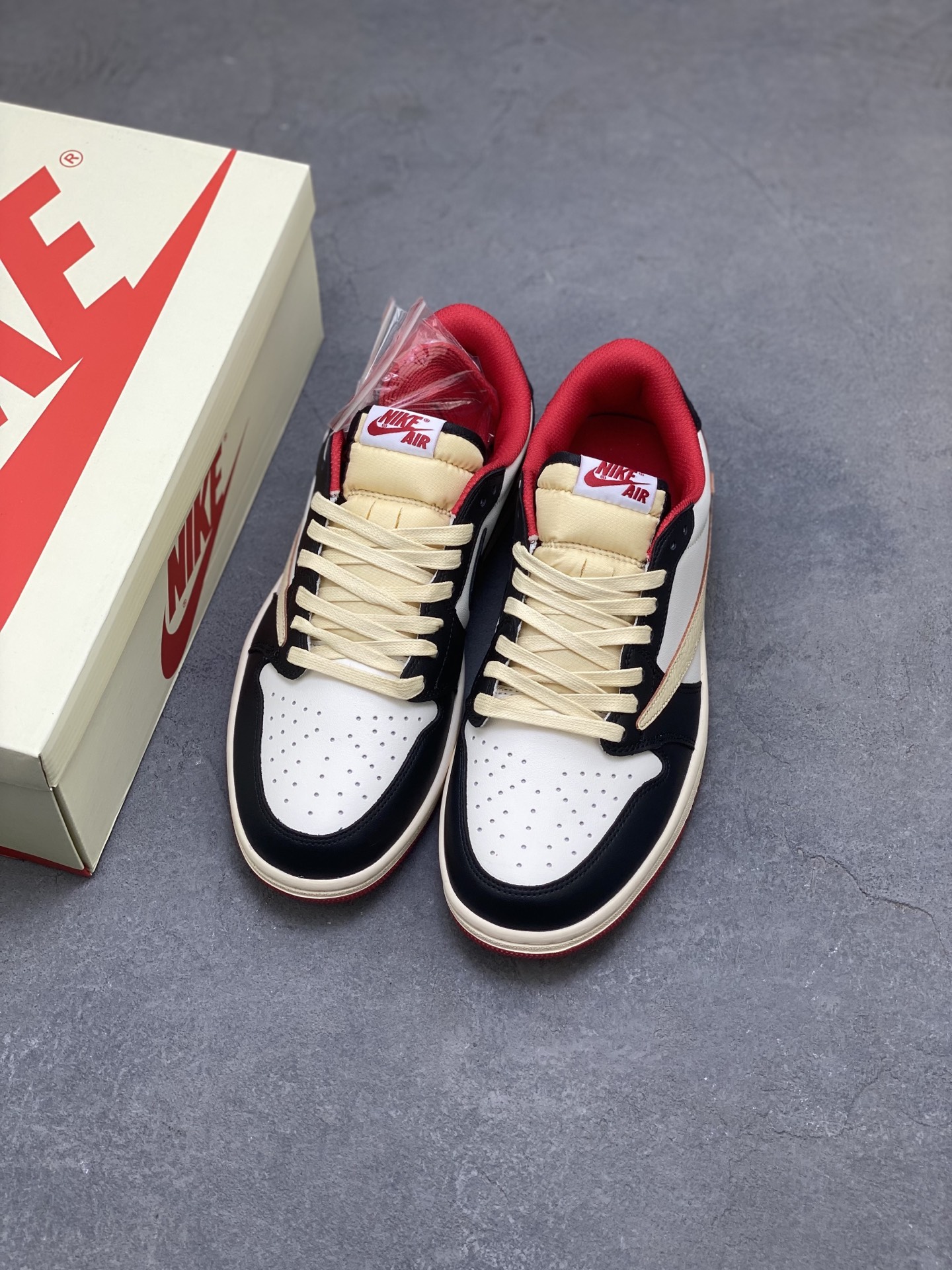 Air Jordan 1 Low Travis Scott Reverse Mocha - Low Culture Basketball Shoes 8 i1755717724778 5764 0 7