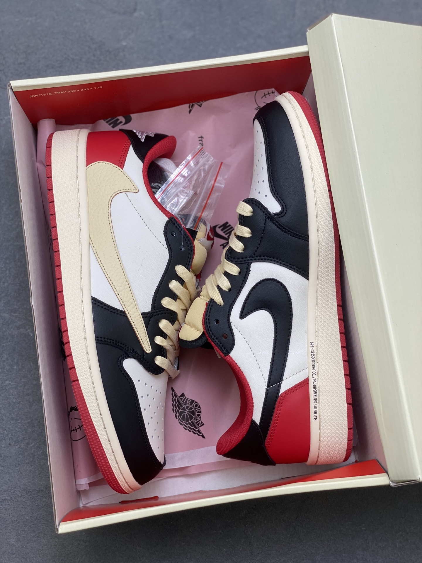 Air Jordan 1 Low Travis Scott Reverse Mocha - Low Culture Basketball Shoes 9 i1755717731768 5204 0 8