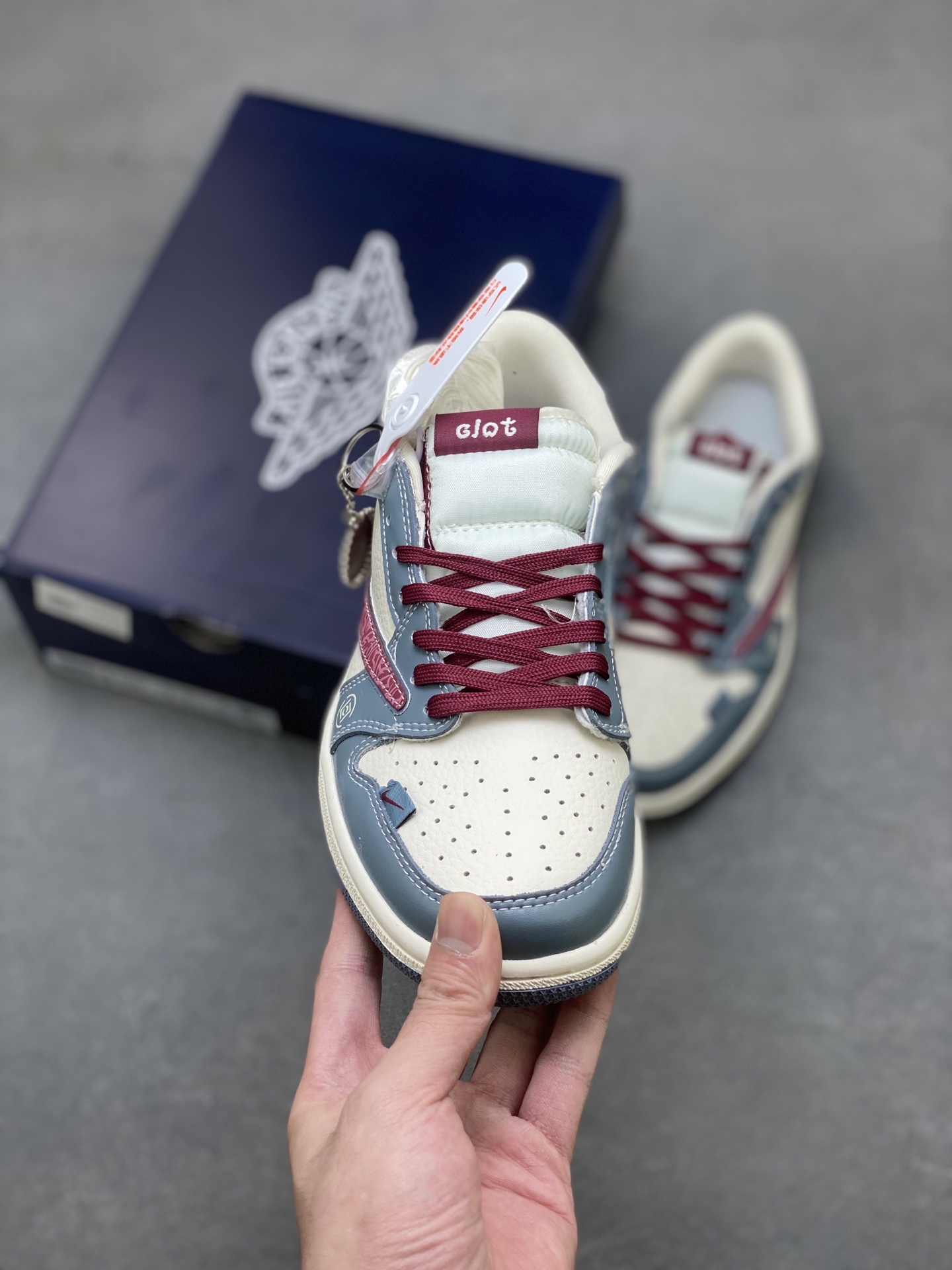 Travis Scott x Nike Air Jordan 1 Low x Dior Sneakers - Limited Edition 2 i1756053373836 9111 0 1
