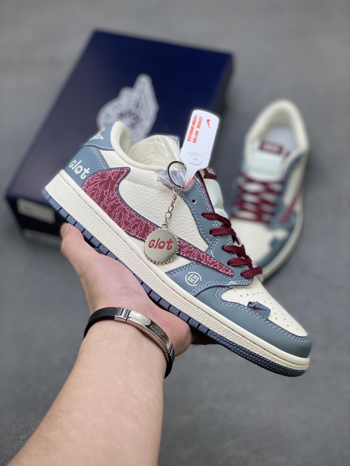 Travis Scott x Nike Air Jordan 1 Low x Dior Sneakers - Limited Edition 1 i1756053373877 126 0 0