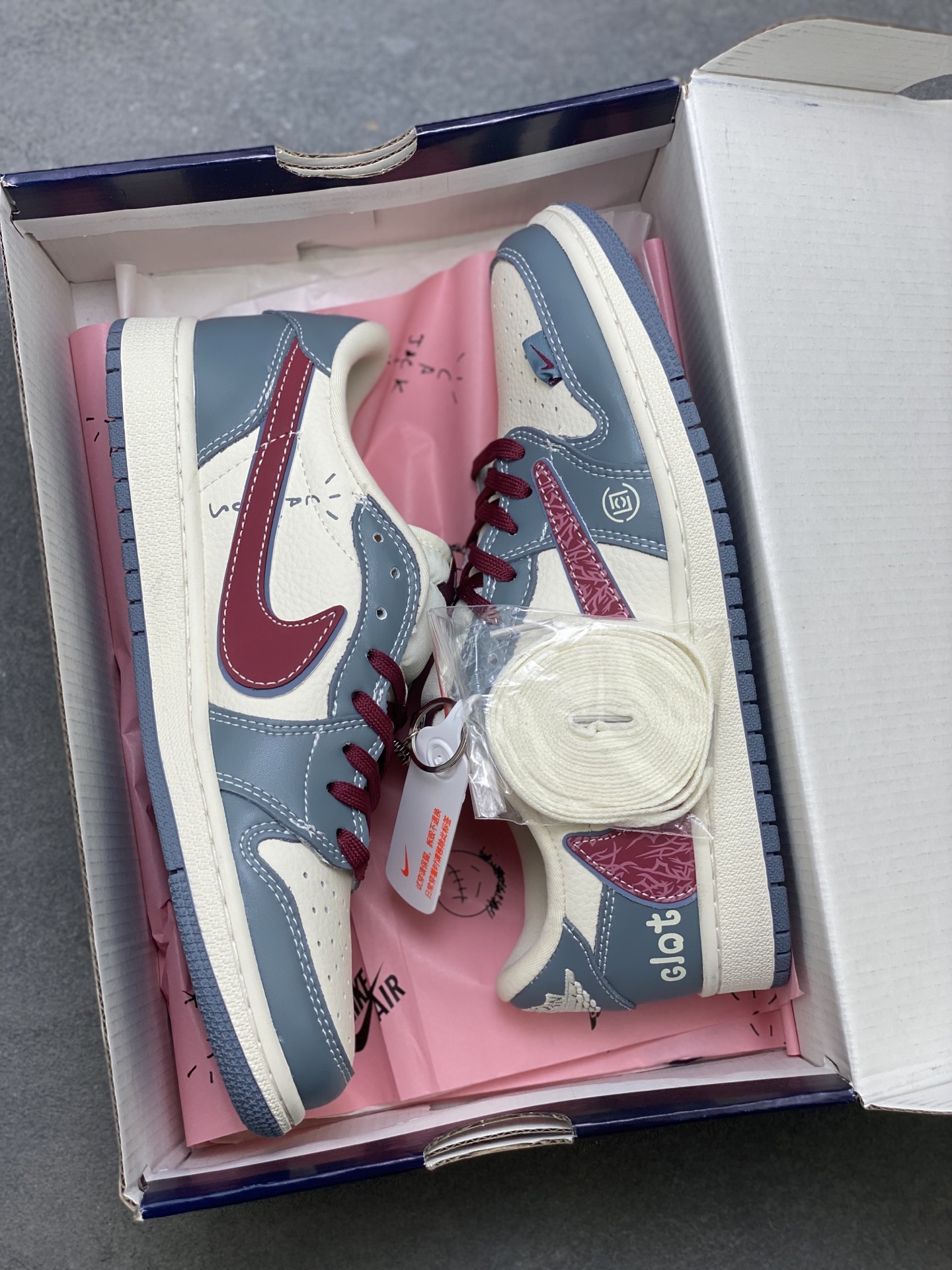 Travis Scott x Nike Air Jordan 1 Low x Dior Sneakers - Limited Edition 9 i1756053374397 5062 0 8